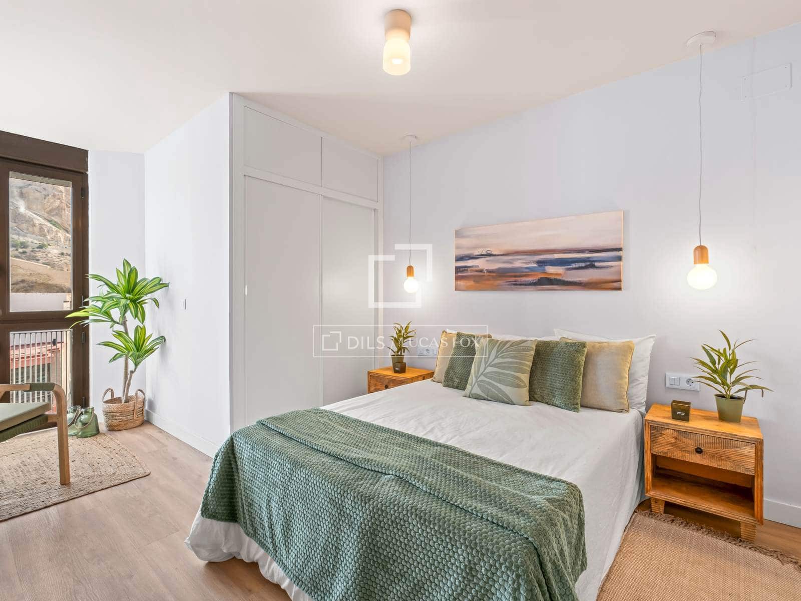 2 soveværelse Lejlighed til salg i Alicante by - € 439.000 (Ref: 10160238)