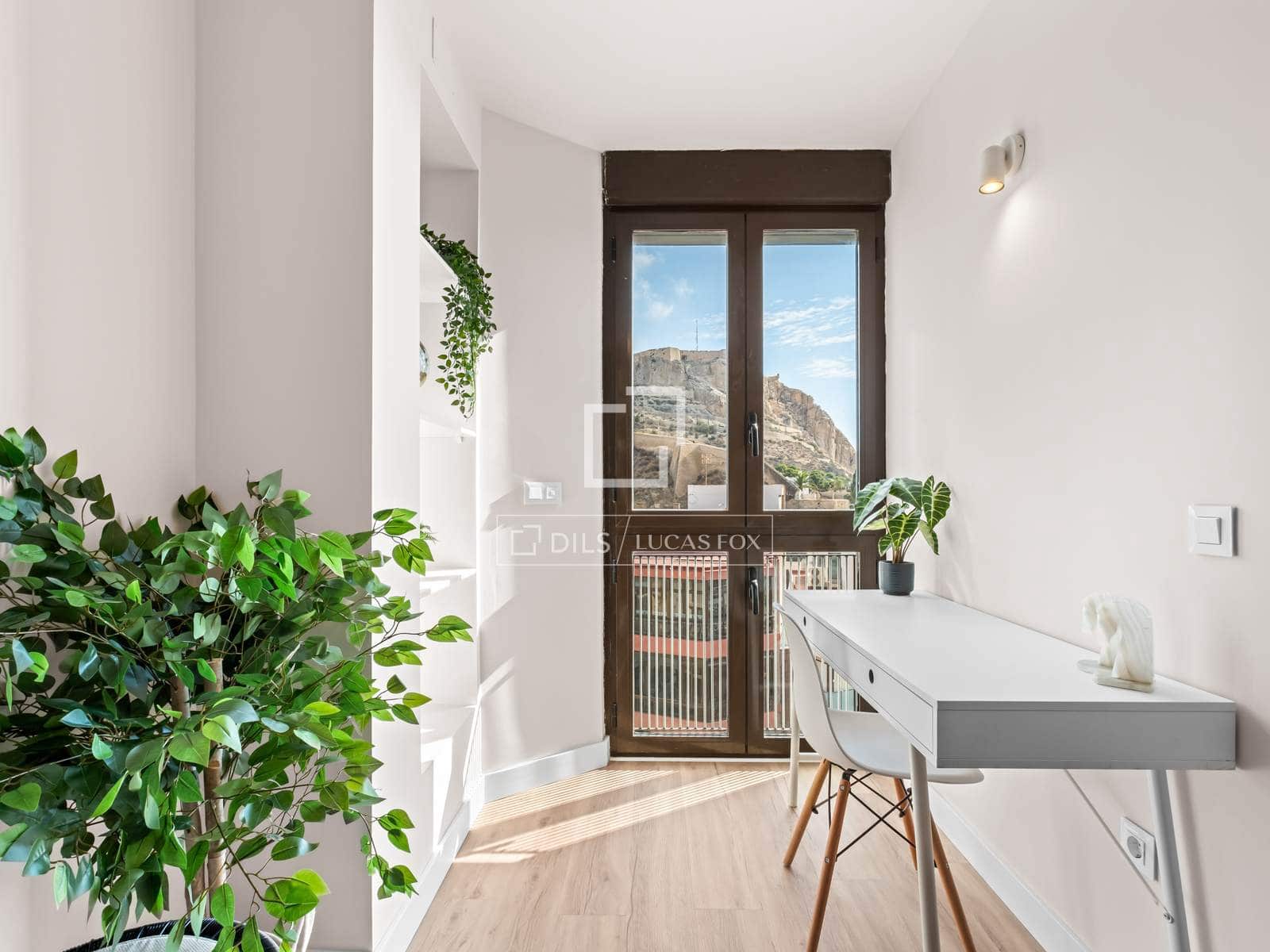 2 soveværelse Lejlighed til salg i Alicante by - € 439.000 (Ref: 10160238)
