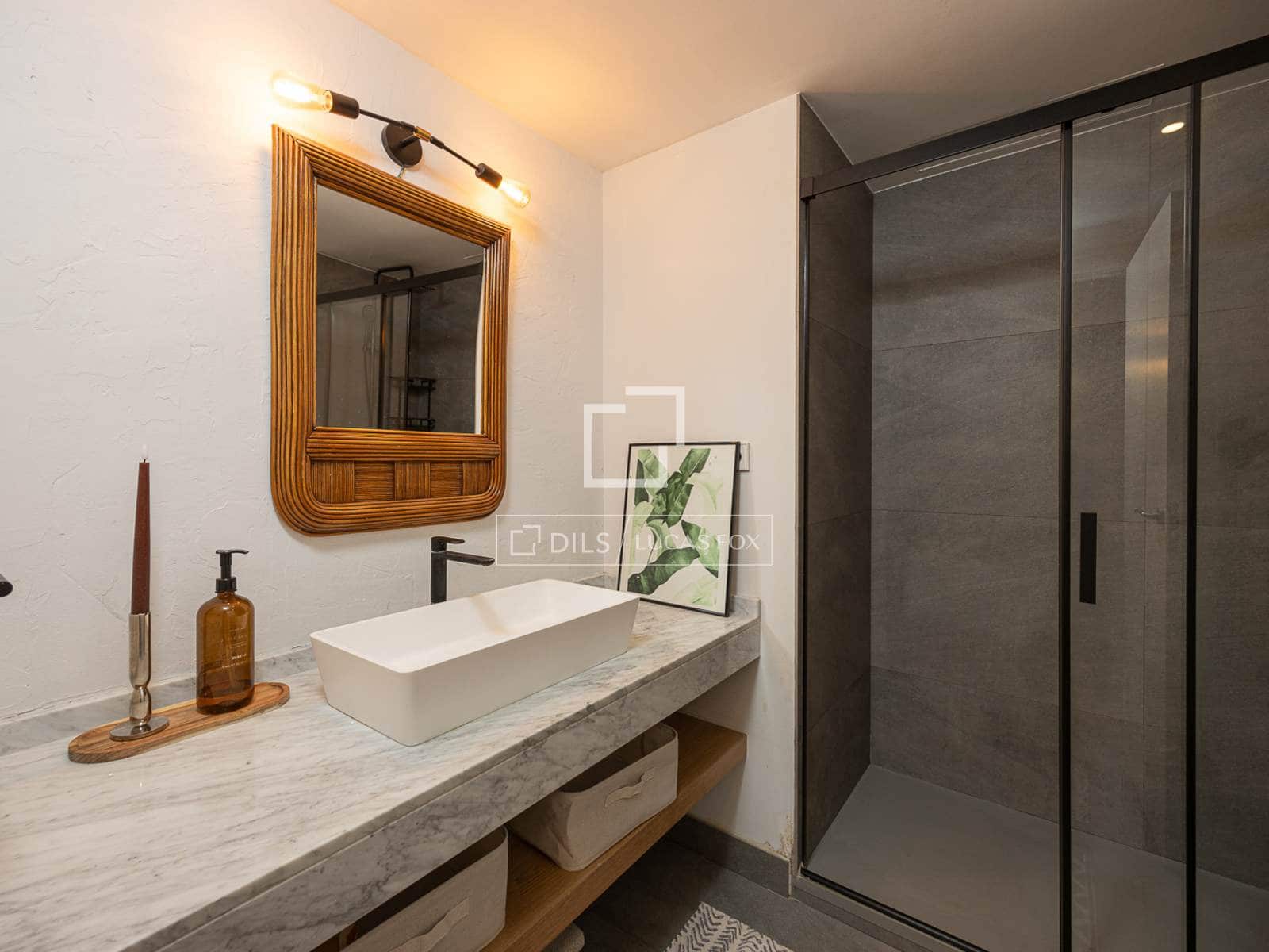 2 soveværelse Lejlighed til salg i Barcelona by - € 485.000 (Ref: 10160239)