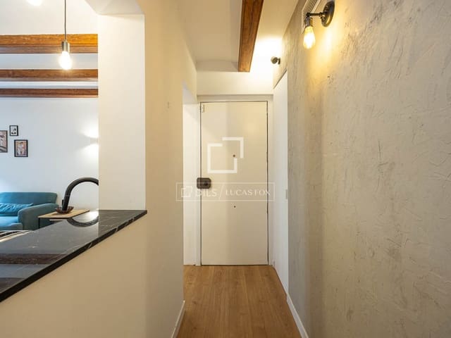 2 soveværelse Lejlighed til salg i Barcelona by - € 485.000 (Ref: 10160239)