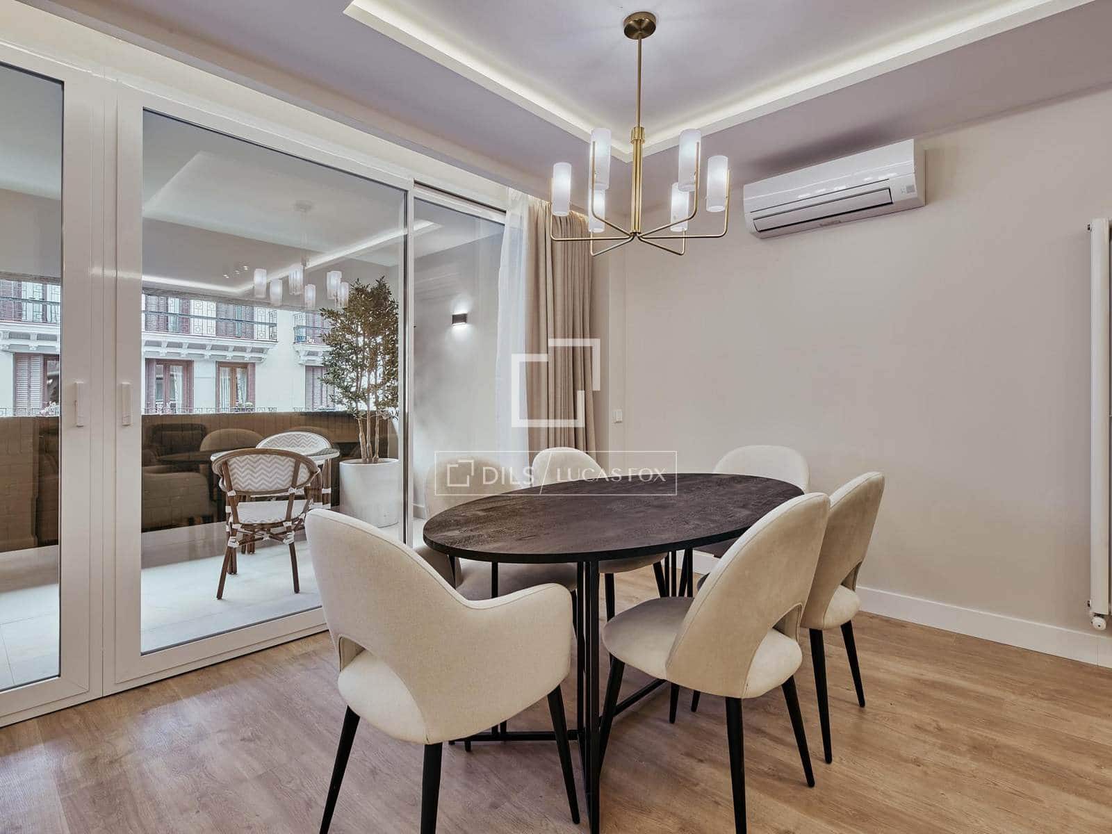 3 soveværelse Lejlighed til salg i Madrid by - € 1.989.000 (Ref: 10160240)