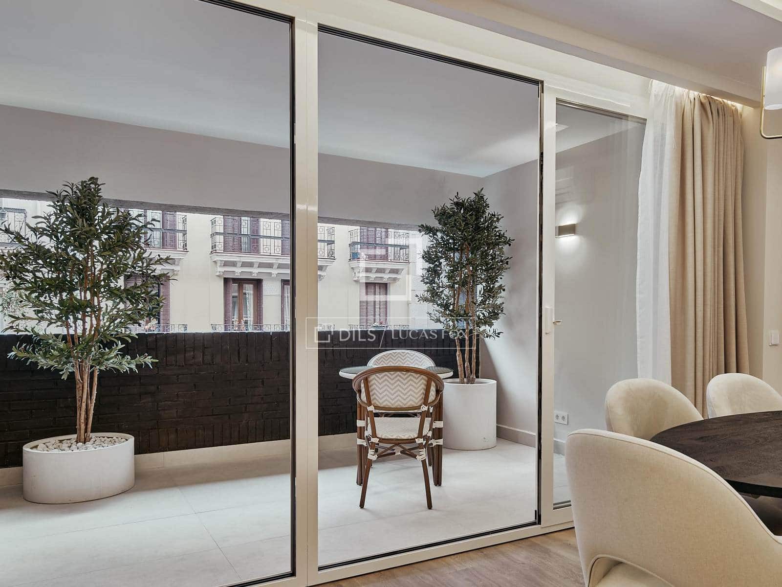 3 soveværelse Lejlighed til salg i Madrid by - € 1.989.000 (Ref: 10160240)