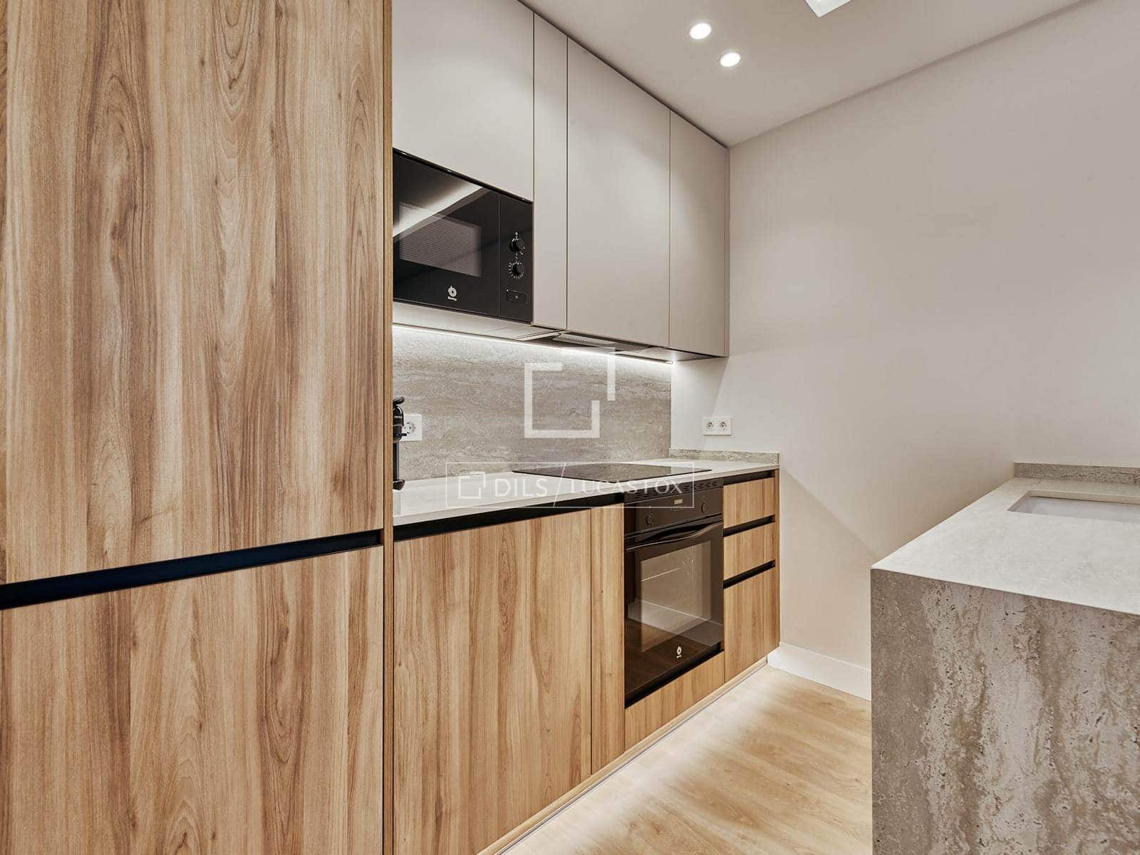 3 soveværelse Lejlighed til salg i Madrid by - € 1.989.000 (Ref: 10160240)