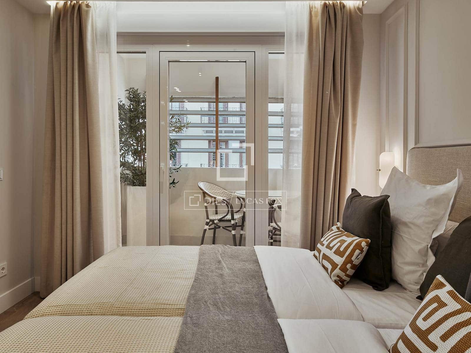 3 soveværelse Lejlighed til salg i Madrid by - € 1.989.000 (Ref: 10160240)