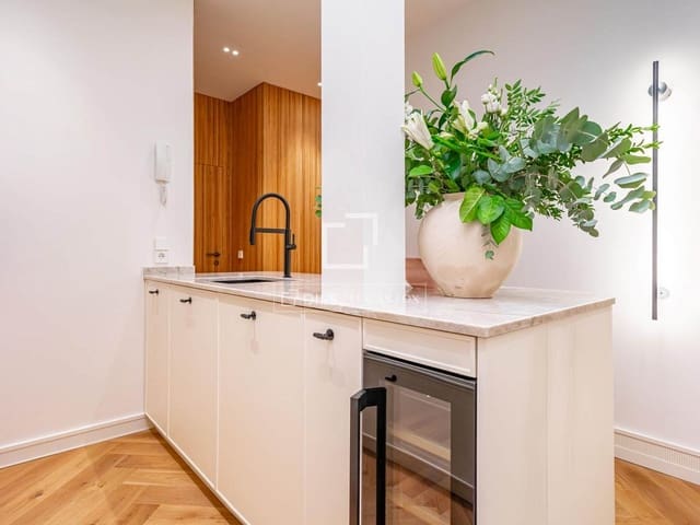 2 soveværelse Lejlighed til leje i Goya, Madrid by - € 6.500 (Ref: 10160508)