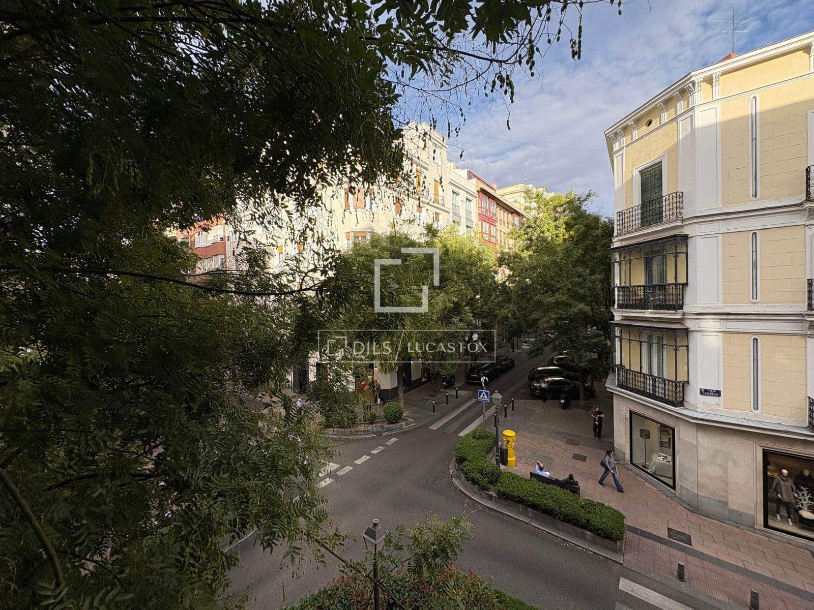 2 soveværelse Lejlighed til leje i Madrid by - € 6.500 (Ref: 10160508)