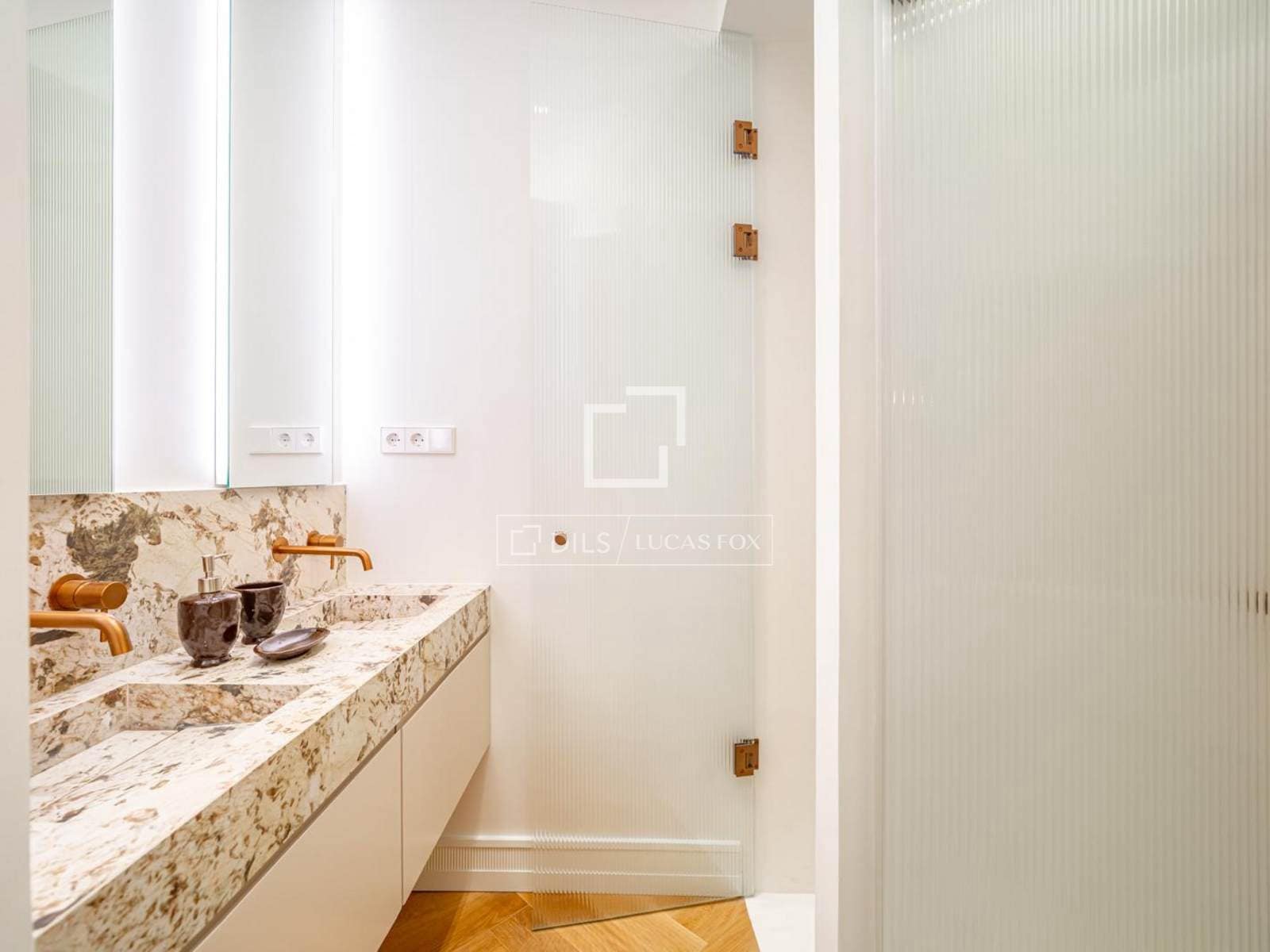 2 soveværelse Lejlighed til leje i Madrid by - € 6.500 (Ref: 10160508)