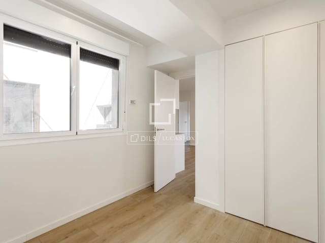 2 slaapkamer Appartement te huur in Madrid stad - € 1.550 (Ref: 10160509)