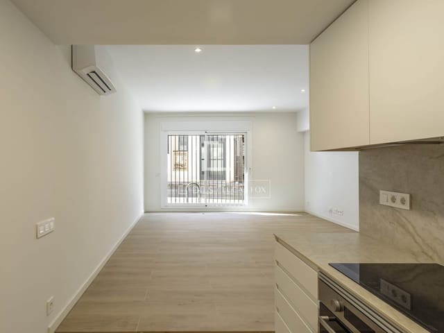 Appartement de 2 chambres à louer à Madrid ville avec garage - 1 900 € (Ref: 10160510)