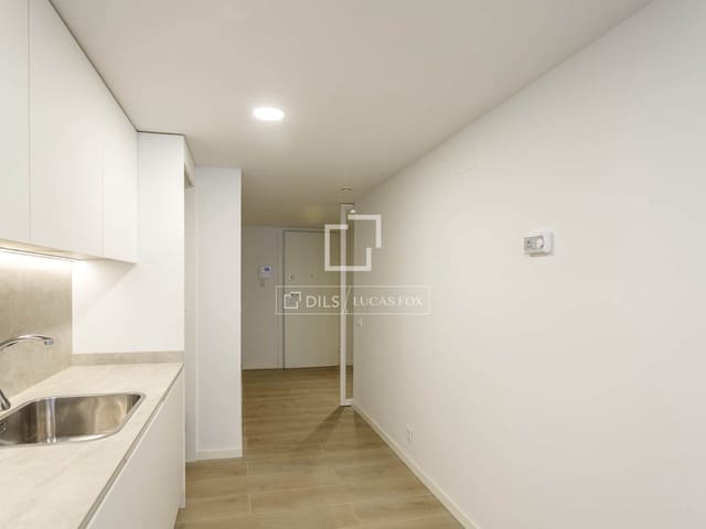 Appartement de 2 chambres à louer à Madrid ville avec garage - 1 900 € (Ref: 10160510)