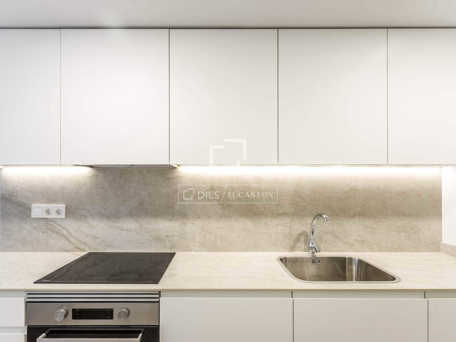 Appartement de 2 chambres à louer à Madrid ville avec garage - 1 900 € (Ref: 10160510)