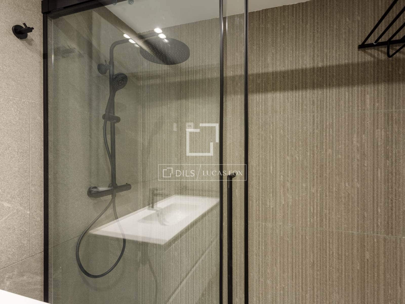 Appartement de 2 chambres à louer à Madrid ville avec garage - 1 900 € (Ref: 10160510)