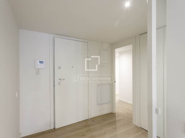 Appartement de 2 chambres à louer à Madrid ville avec garage - 1 900 € (Ref: 10160510)