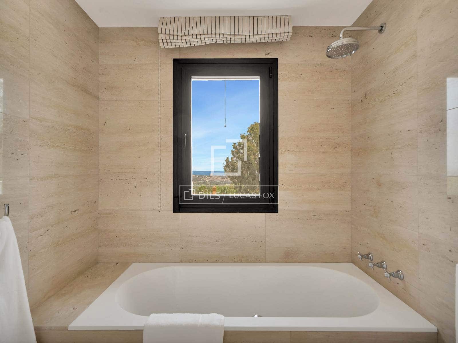7 bedroom Villa for sale in Benahavis with pool garage - € 3,100,000 (Ref: 10160610)