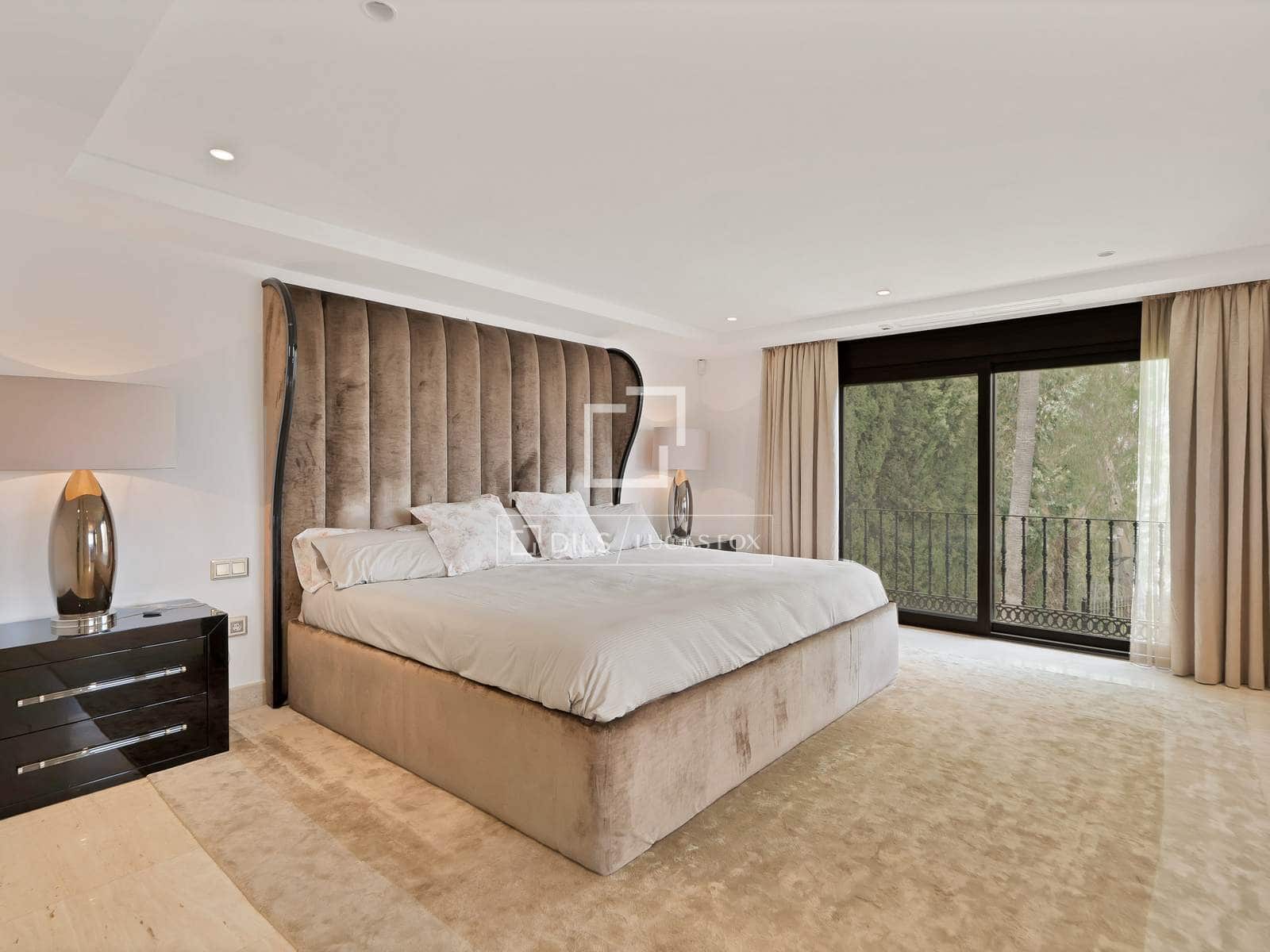 7 bedroom Villa for sale in Benahavis with pool garage - € 3,100,000 (Ref: 10160610)
