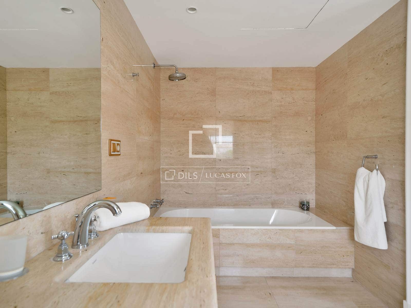7 bedroom Villa for sale in Benahavis with pool garage - € 3,100,000 (Ref: 10160610)