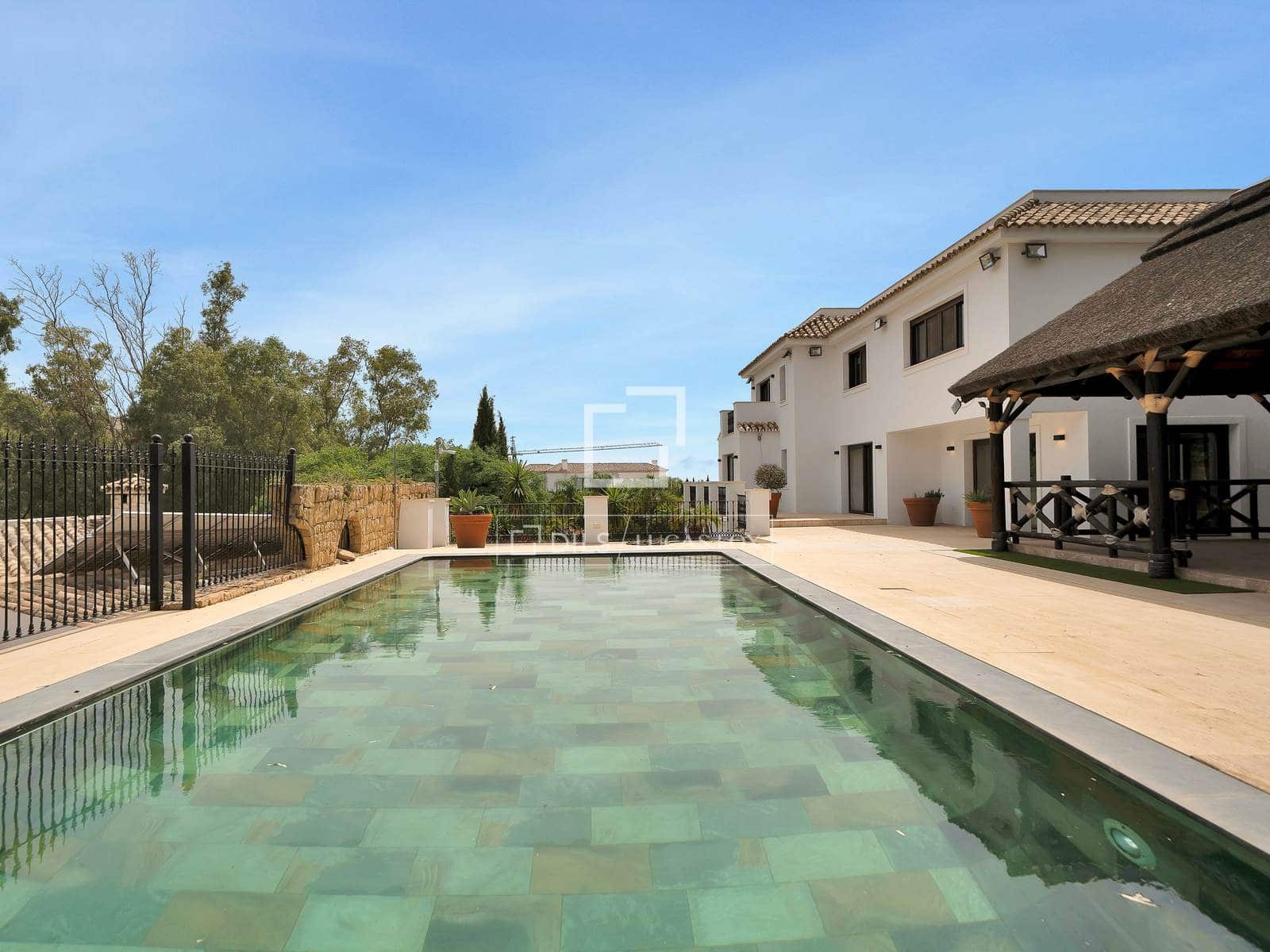 7 bedroom Villa for sale in Benahavis with pool garage - € 3,100,000 (Ref: 10160610)