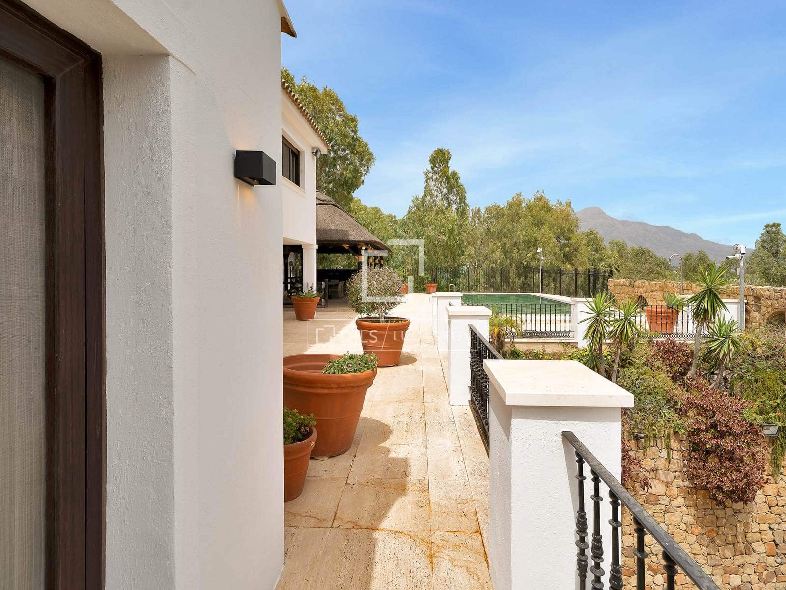 7 bedroom Villa for sale in Benahavis with pool garage - € 3,100,000 (Ref: 10160610)