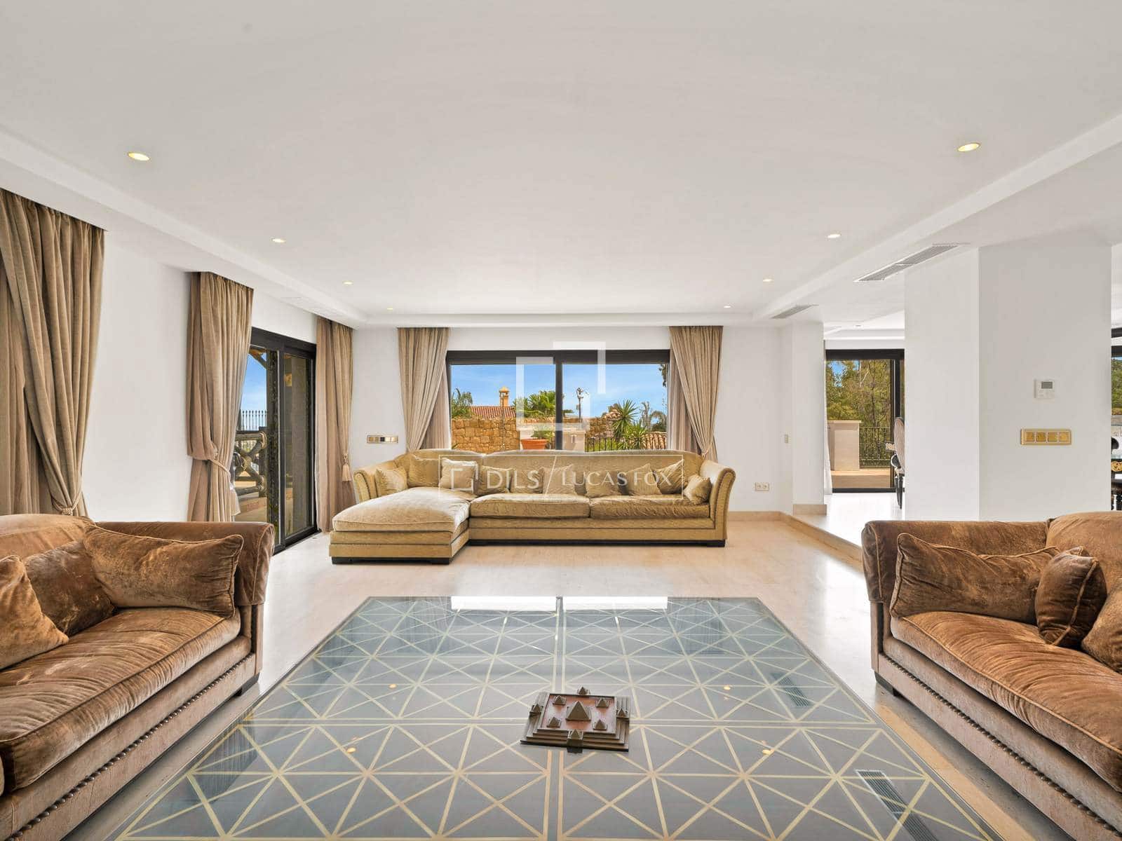 7 bedroom Villa for sale in Benahavis with pool garage - € 3,100,000 (Ref: 10160610)
