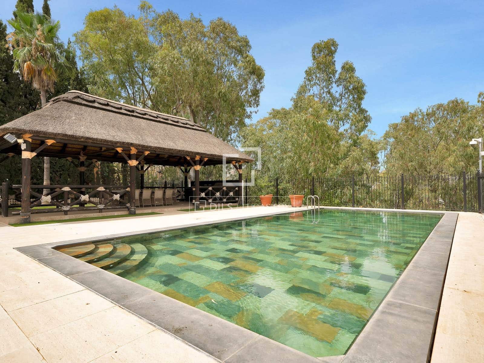 7 bedroom Villa for sale in Benahavis with pool garage - € 3,100,000 (Ref: 10160610)