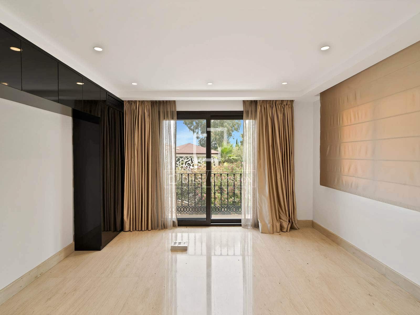 7 bedroom Villa for sale in Benahavis with pool garage - € 3,100,000 (Ref: 10160610)