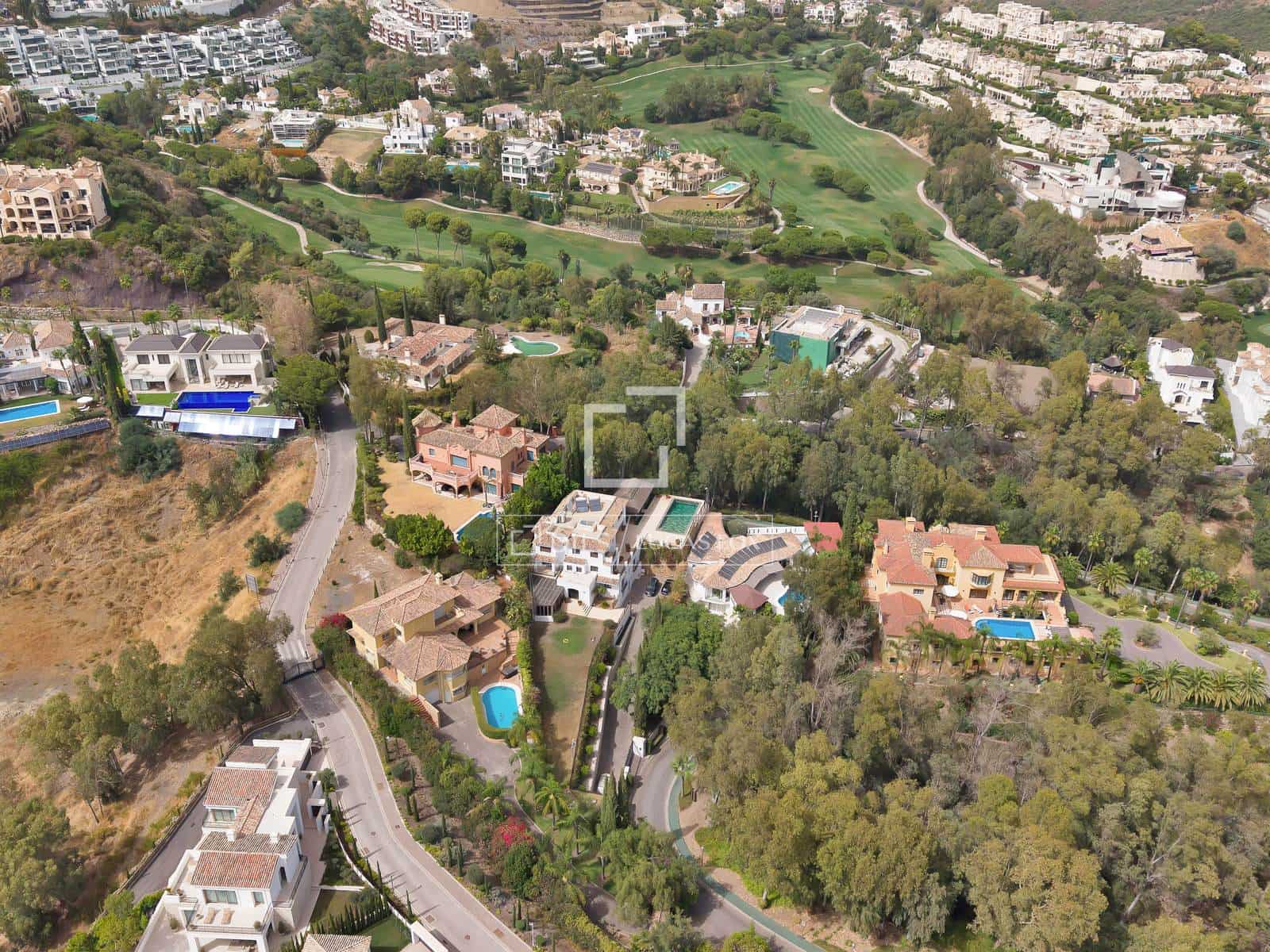 7 bedroom Villa for sale in Benahavis with pool garage - € 3,100,000 (Ref: 10160610)