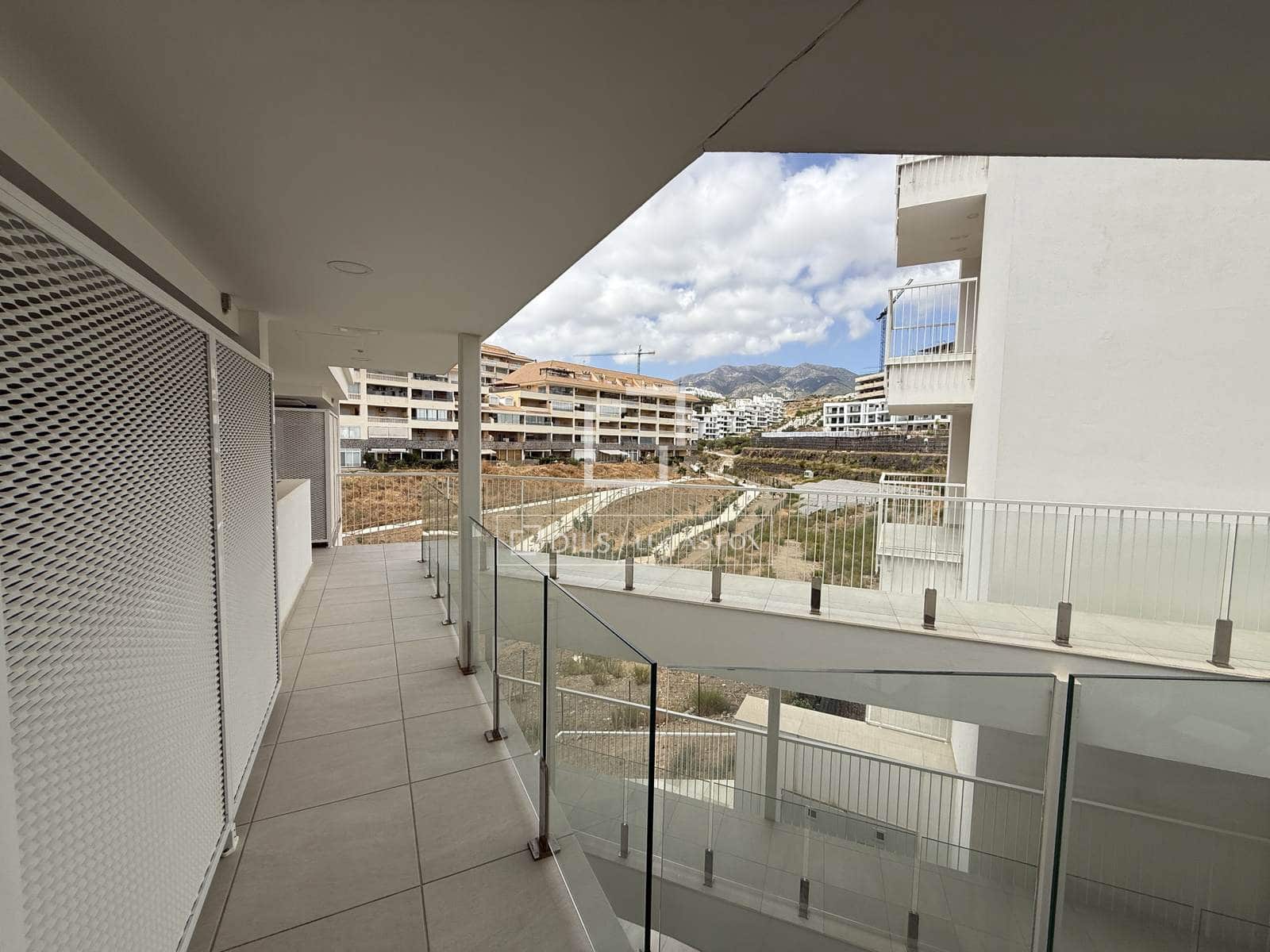 2 soveværelse Lejlighed til salg i Fuengirola med swimmingpool garage - € 695.000 (Ref: 10160614)