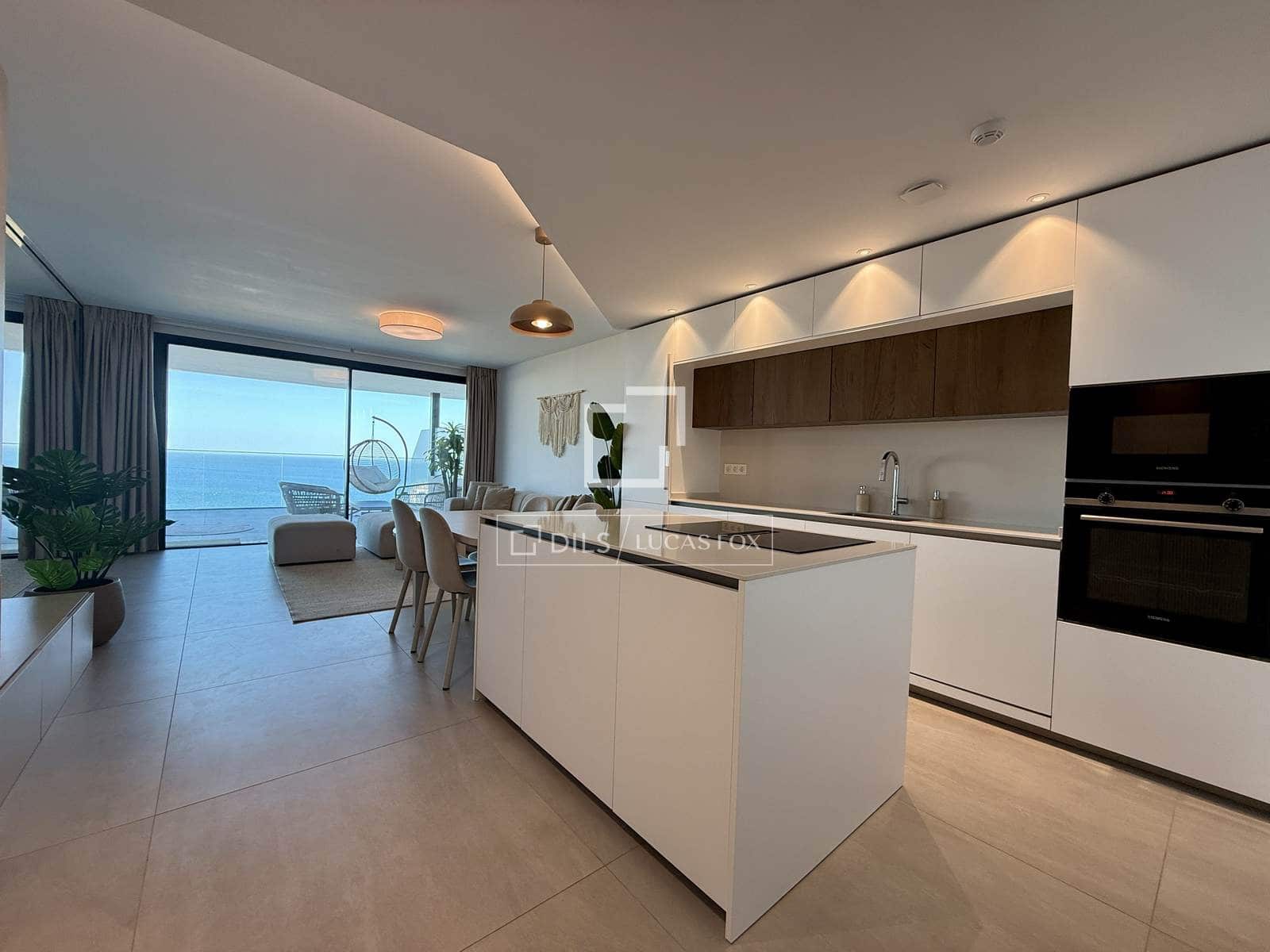 2 soveværelse Lejlighed til salg i Fuengirola med swimmingpool garage - € 945.000 (Ref: 10160615)