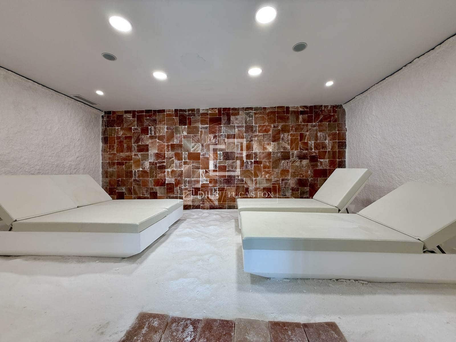 2 soveværelse Lejlighed til salg i Fuengirola med swimmingpool garage - € 945.000 (Ref: 10160615)