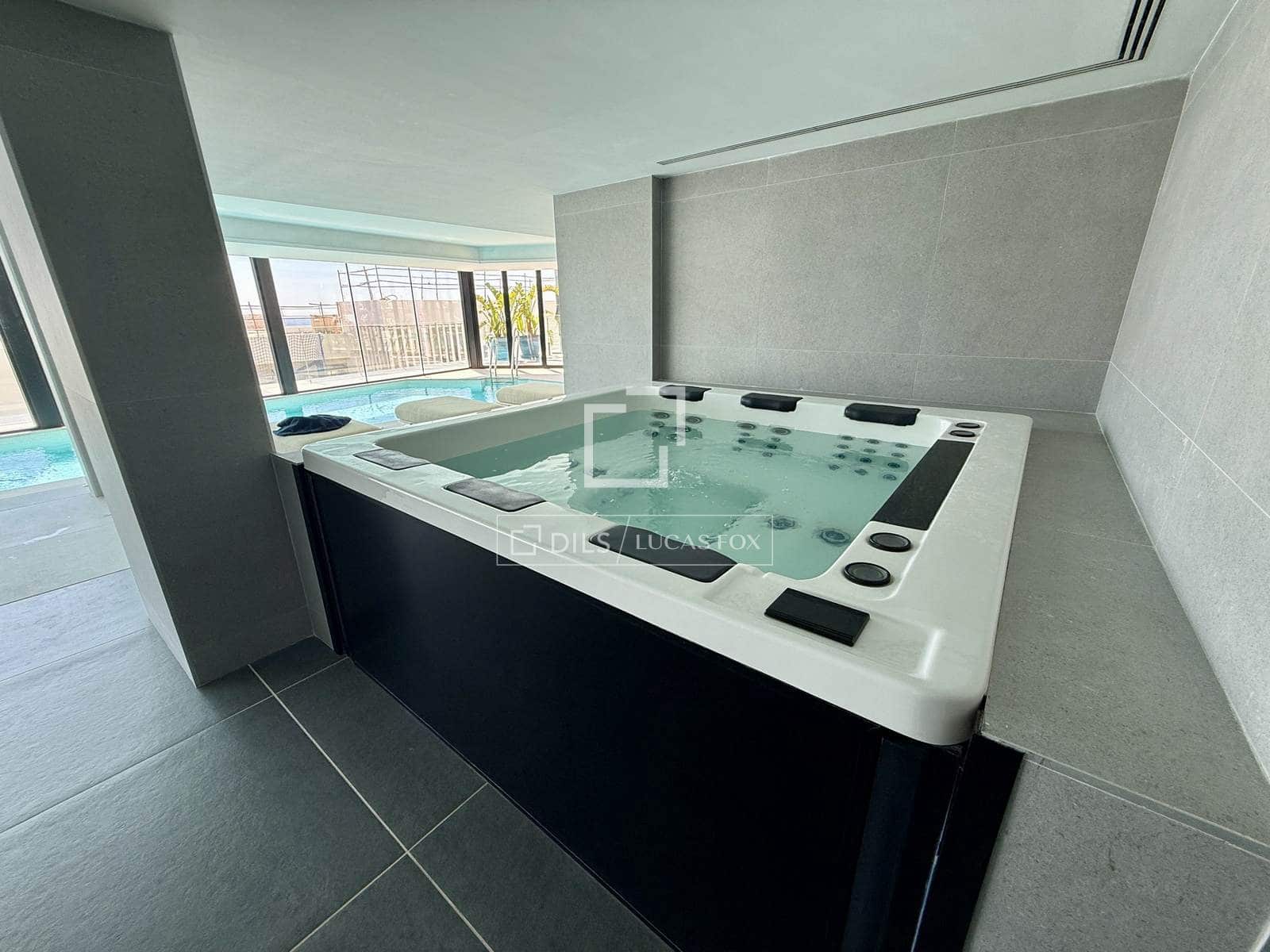 2 soveværelse Lejlighed til salg i Fuengirola med swimmingpool garage - € 945.000 (Ref: 10160615)