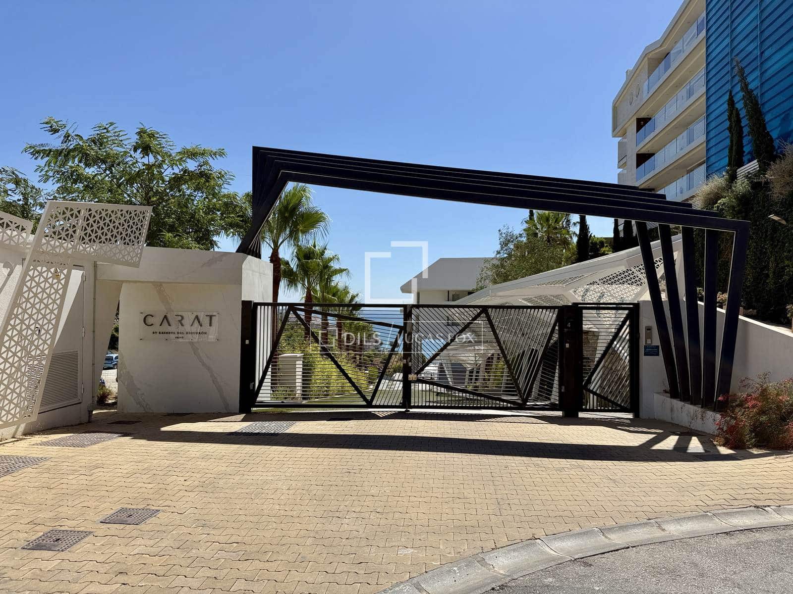 2 soveværelse Lejlighed til salg i Fuengirola med swimmingpool garage - € 945.000 (Ref: 10160615)