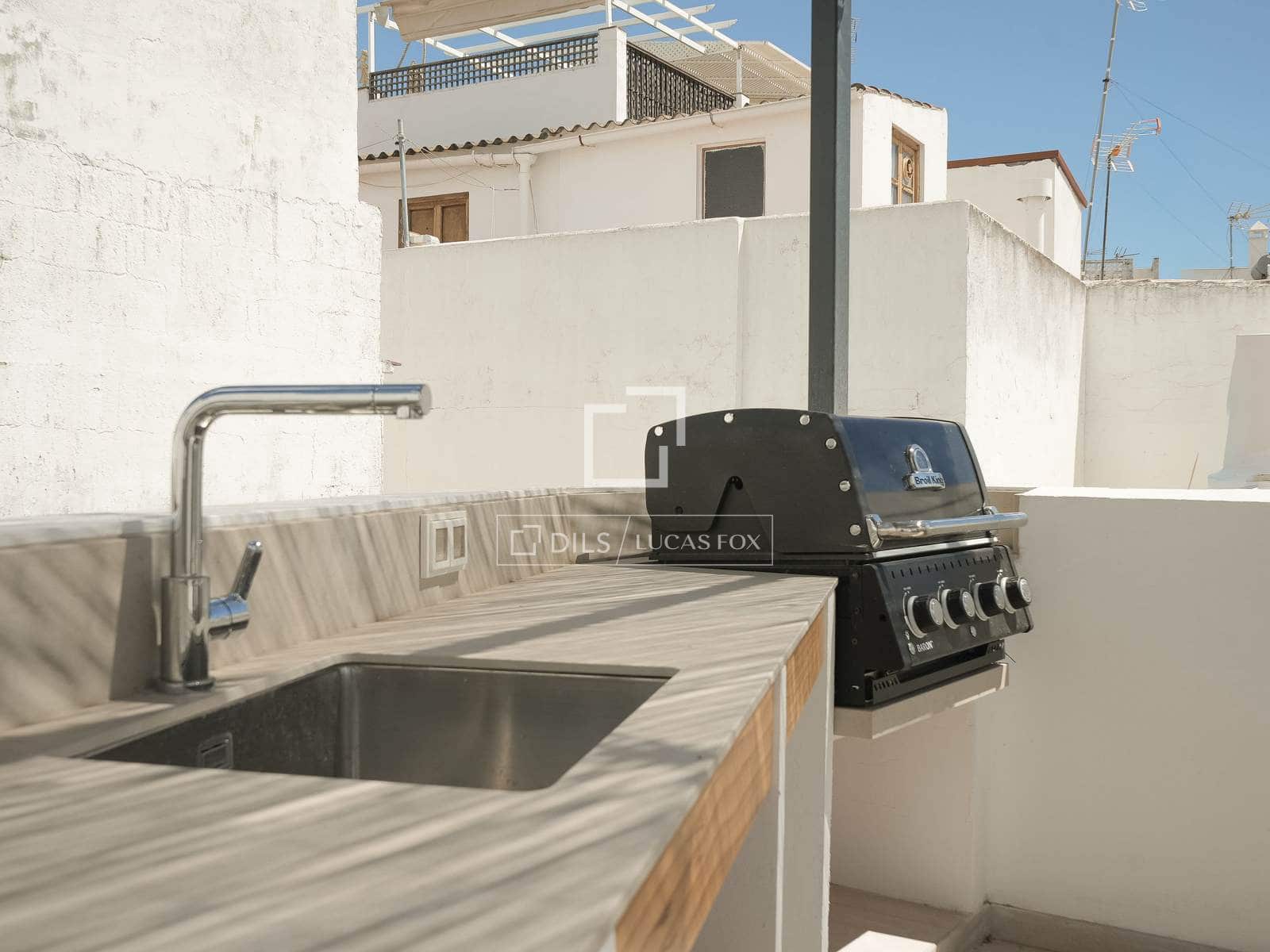 3 bedroom Villa for sale in Estepona - € 897,000 (Ref: 10160616)