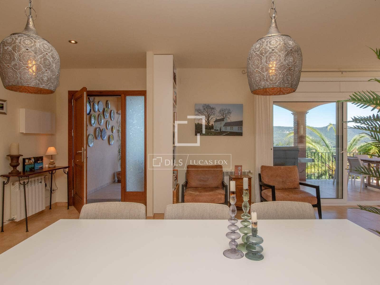 4 bedroom Villa for sale in Santa Cristina d'Aro with pool garage - € 1,195,000 (Ref: 10161914)