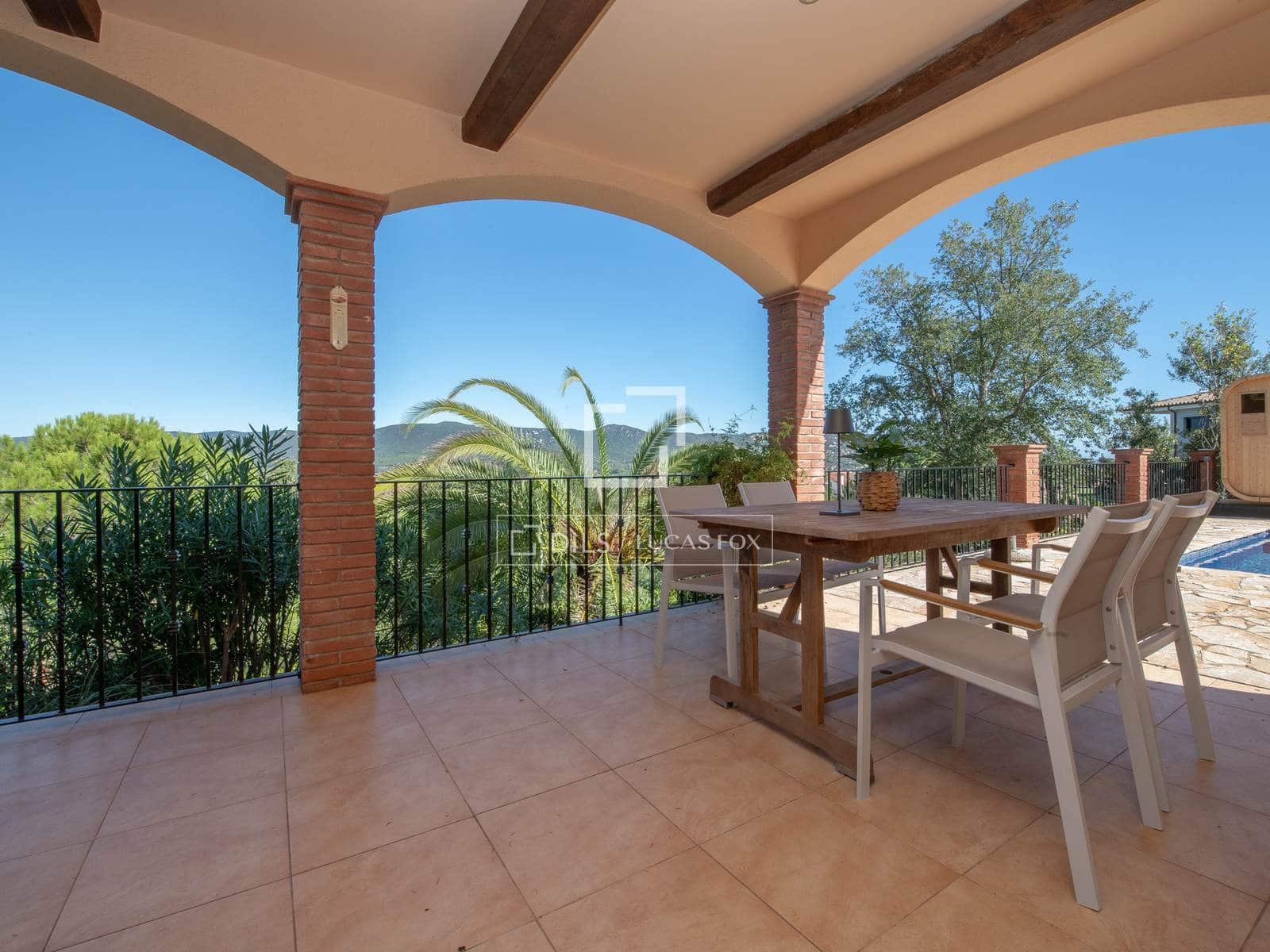 4 bedroom Villa for sale in Santa Cristina d'Aro with pool garage - € 1,195,000 (Ref: 10161914)