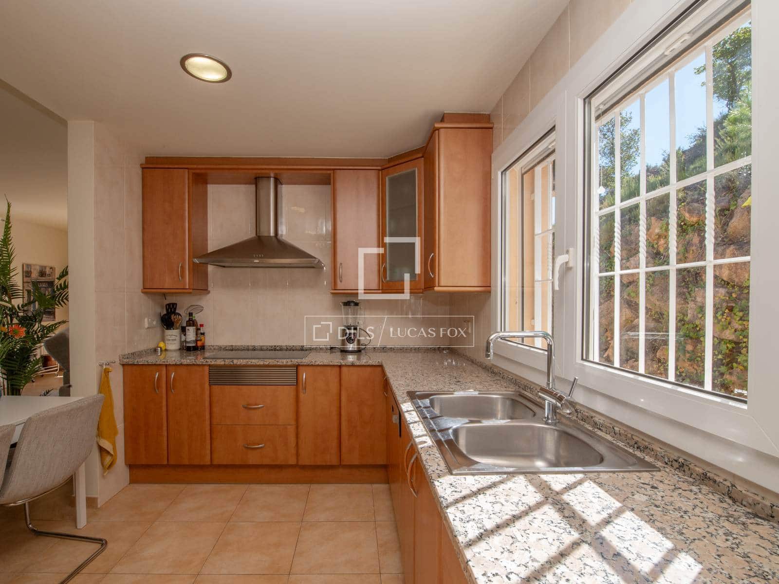 4 bedroom Villa for sale in Santa Cristina d'Aro with pool garage - € 1,195,000 (Ref: 10161914)