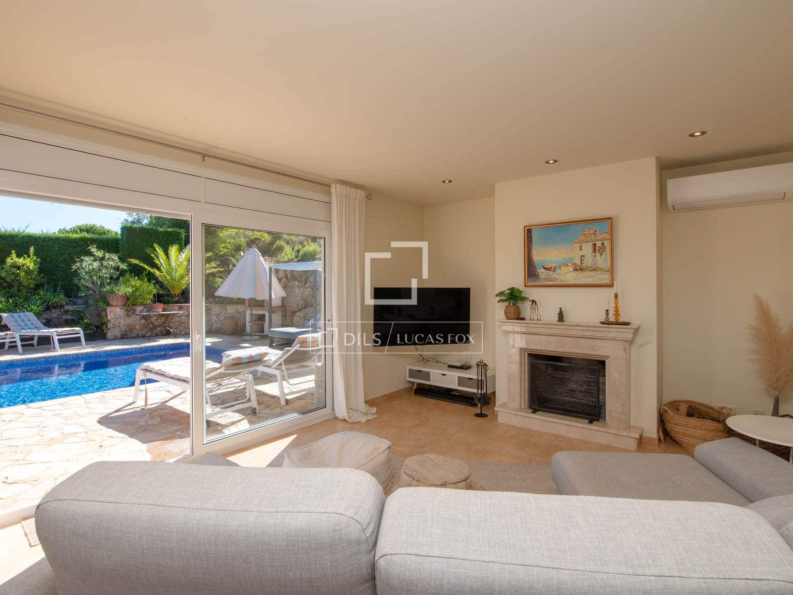 4 bedroom Villa for sale in Santa Cristina d'Aro with pool garage - € 1,195,000 (Ref: 10161914)