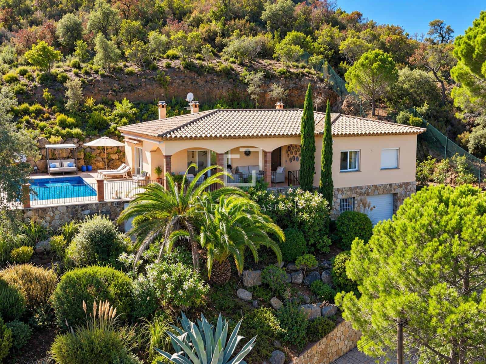 4 bedroom Villa for sale in Santa Cristina d'Aro with pool garage - € 1,195,000 (Ref: 10161914)