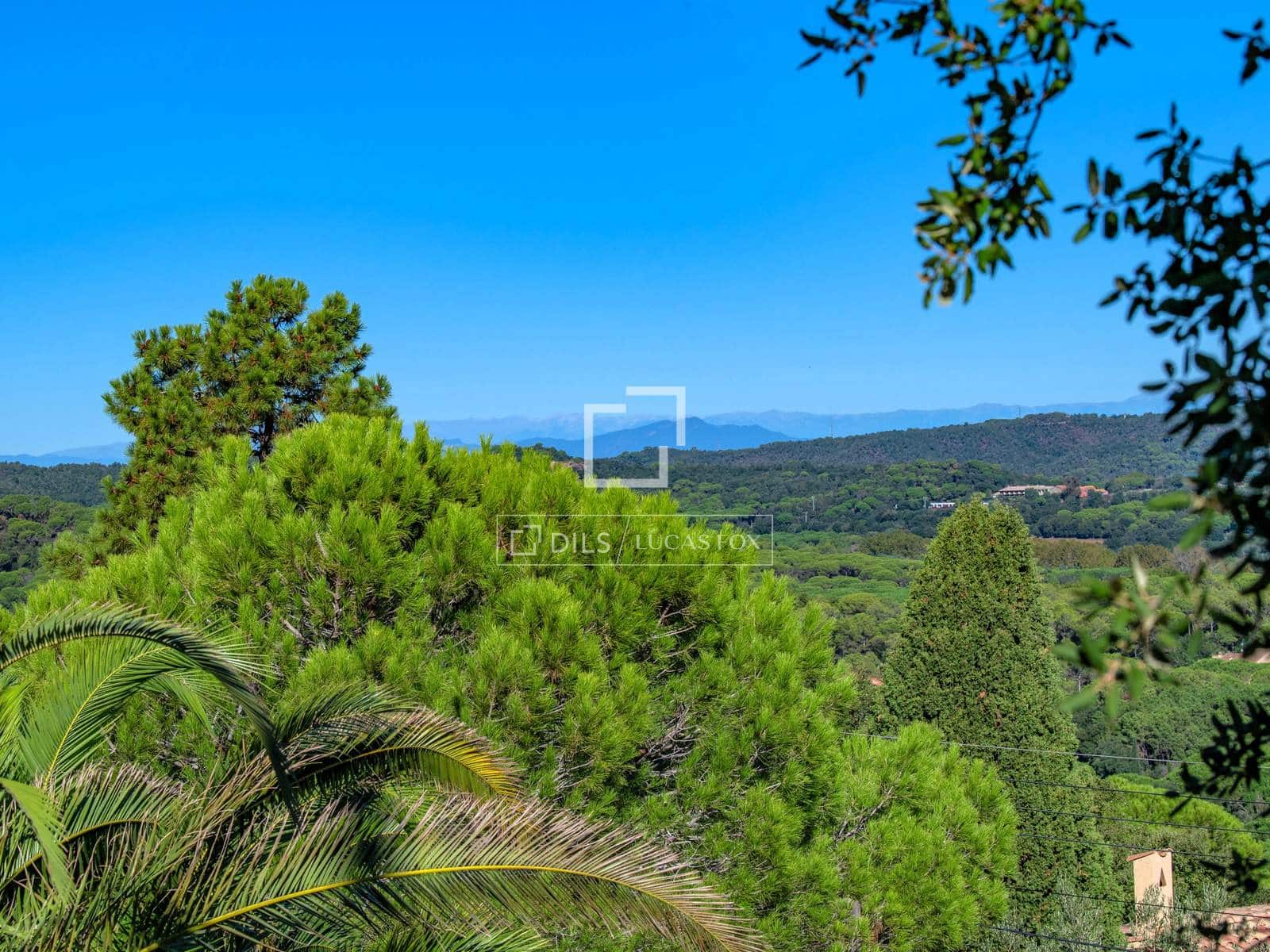 4 bedroom Villa for sale in Santa Cristina d'Aro with pool garage - € 1,195,000 (Ref: 10161914)