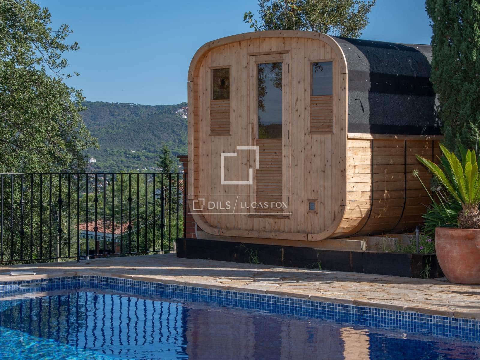 4 bedroom Villa for sale in Santa Cristina d'Aro with pool garage - € 1,195,000 (Ref: 10161914)