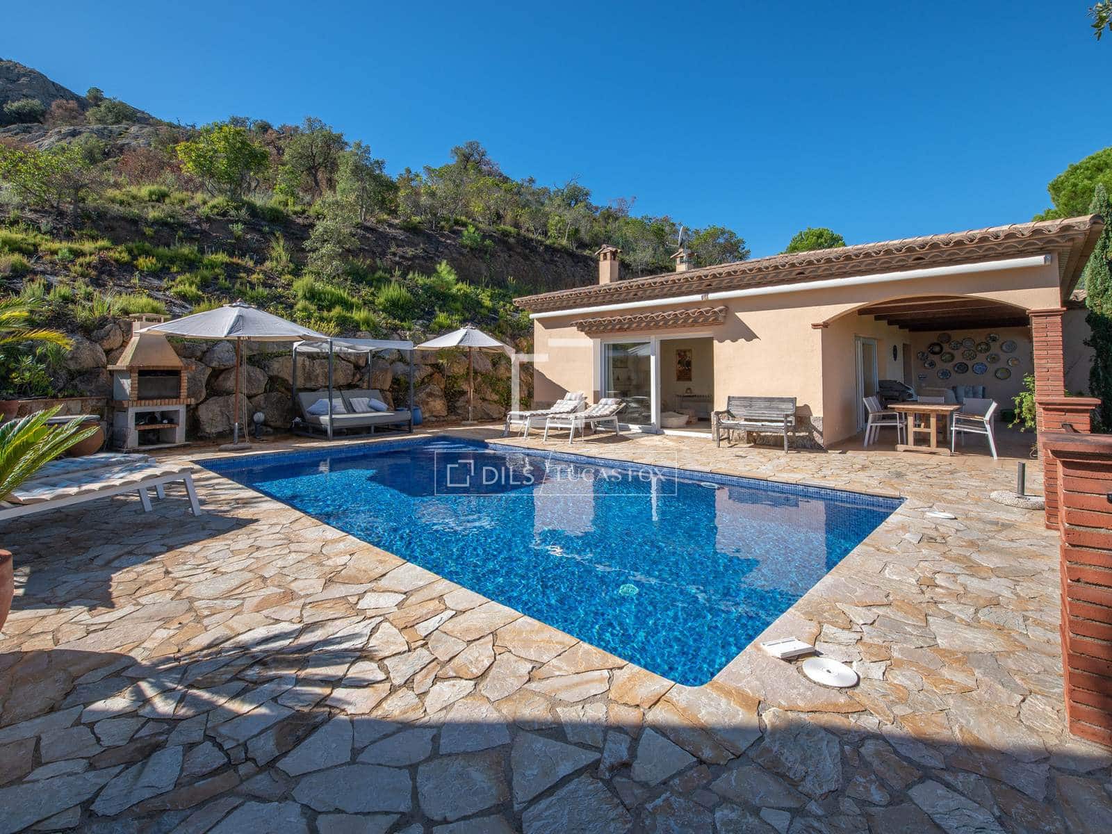 4 bedroom Villa for sale in Santa Cristina d'Aro with pool garage - € 1,195,000 (Ref: 10161914)