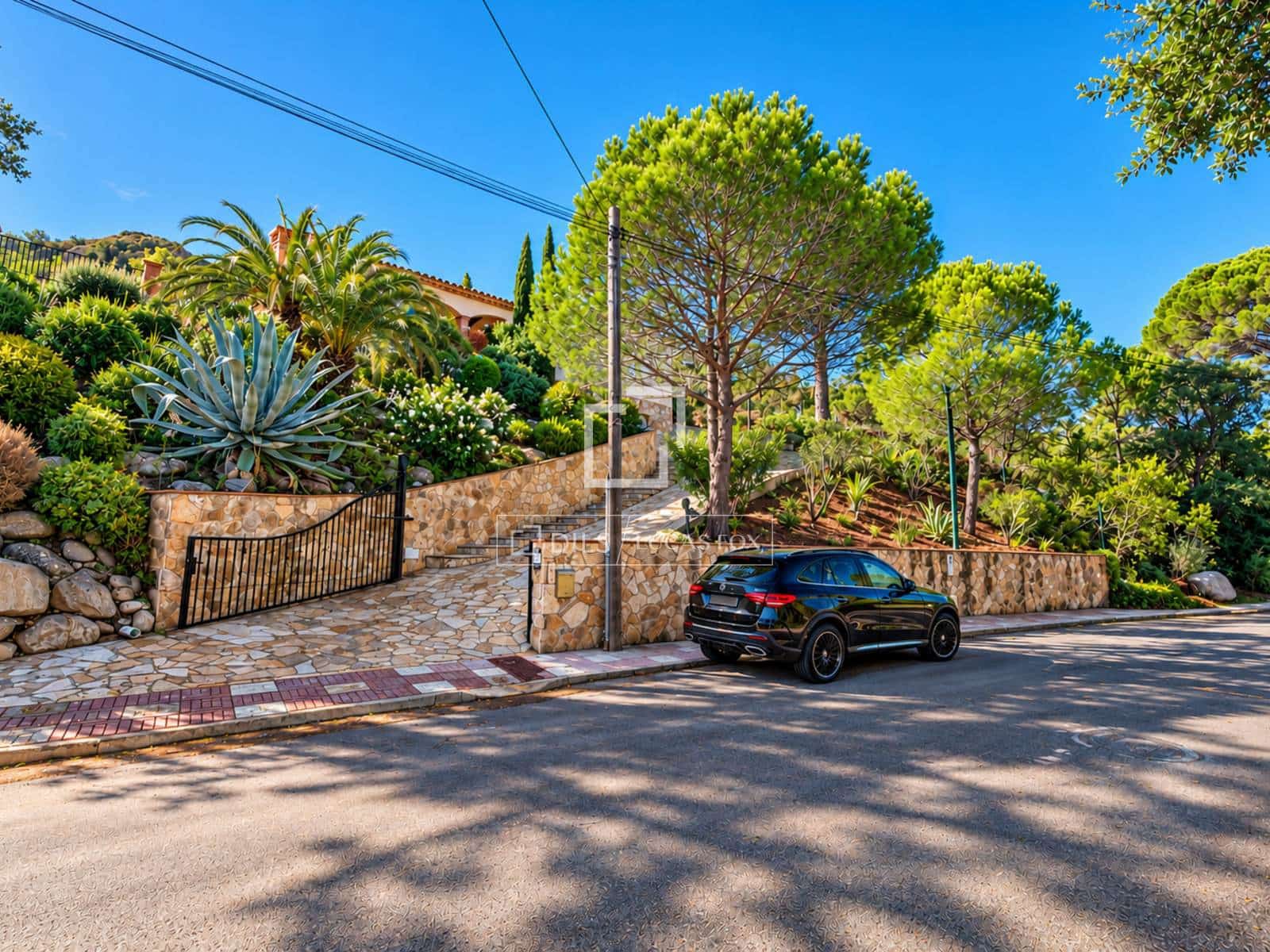 4 bedroom Villa for sale in Santa Cristina d'Aro with pool garage - € 1,195,000 (Ref: 10161914)