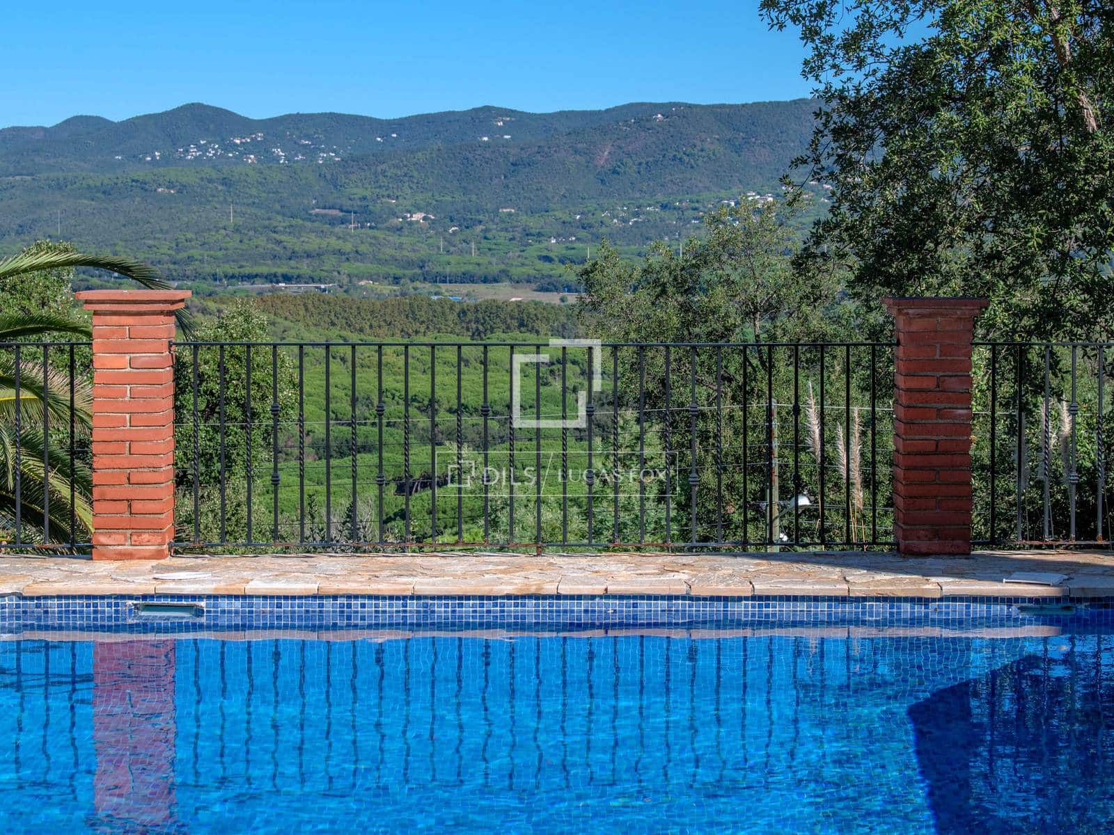 4 bedroom Villa for sale in Santa Cristina d'Aro with pool garage - € 1,195,000 (Ref: 10161914)