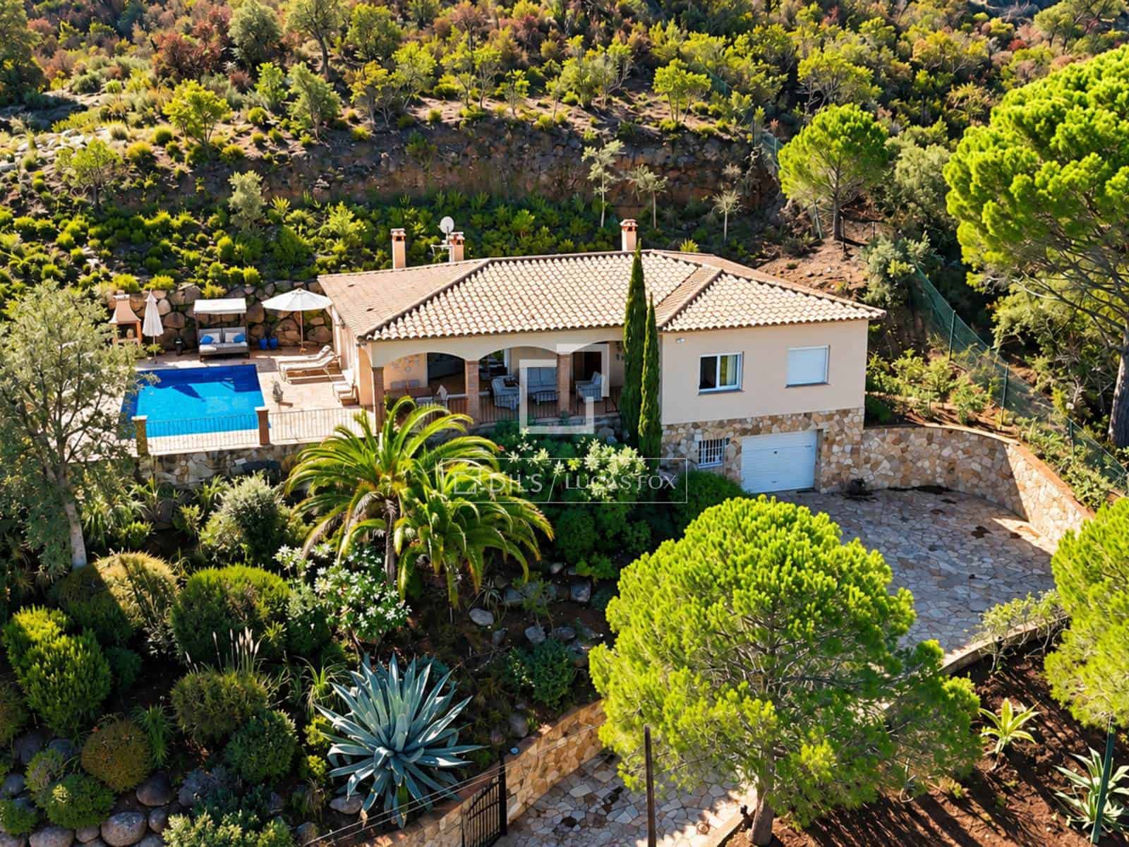 4 bedroom Villa for sale in Santa Cristina d'Aro with pool garage - € 1,195,000 (Ref: 10161914)