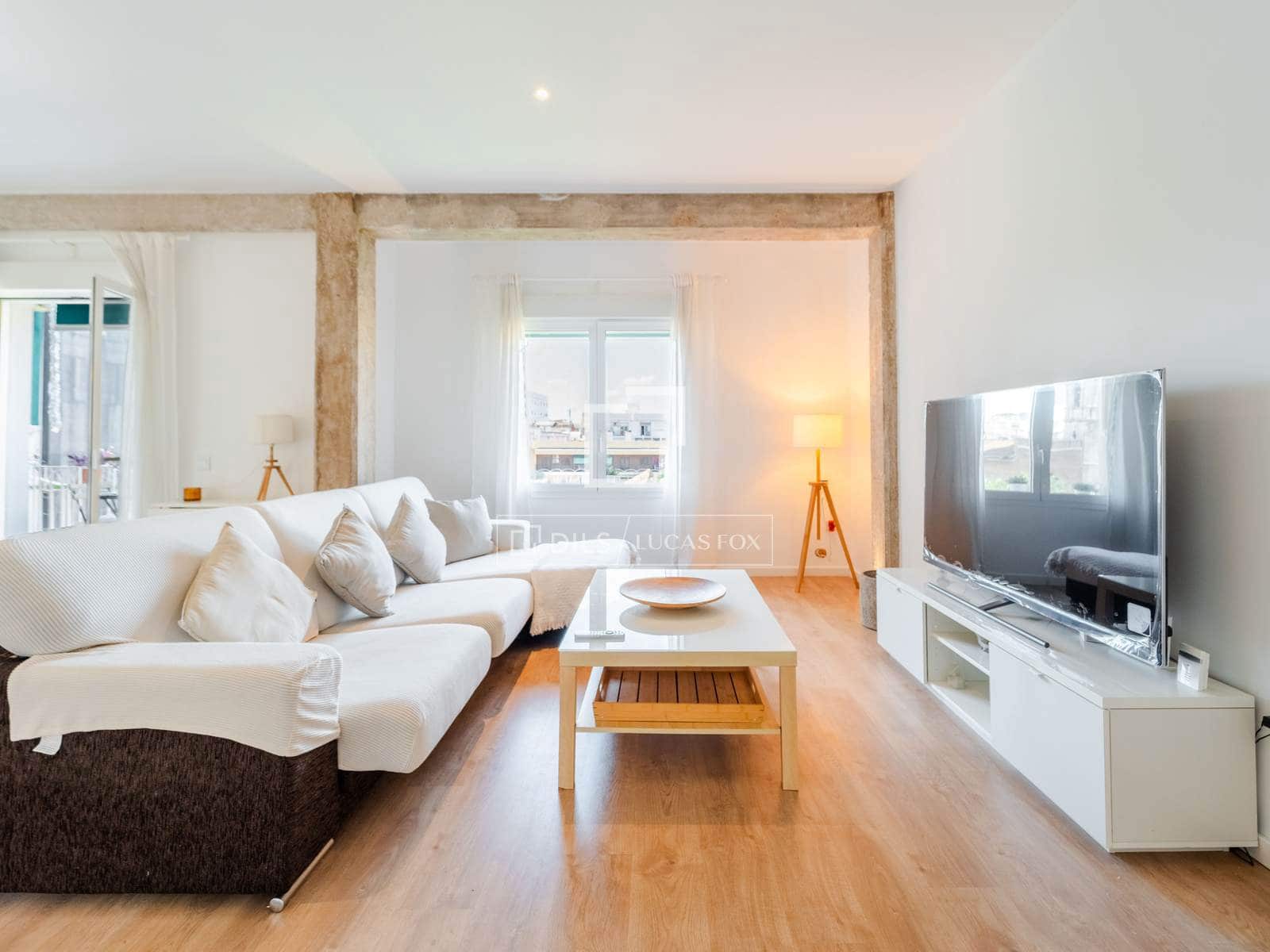 2 bedroom Apartment for rent in Valencia city - € 2,000 (Ref: 10163325)