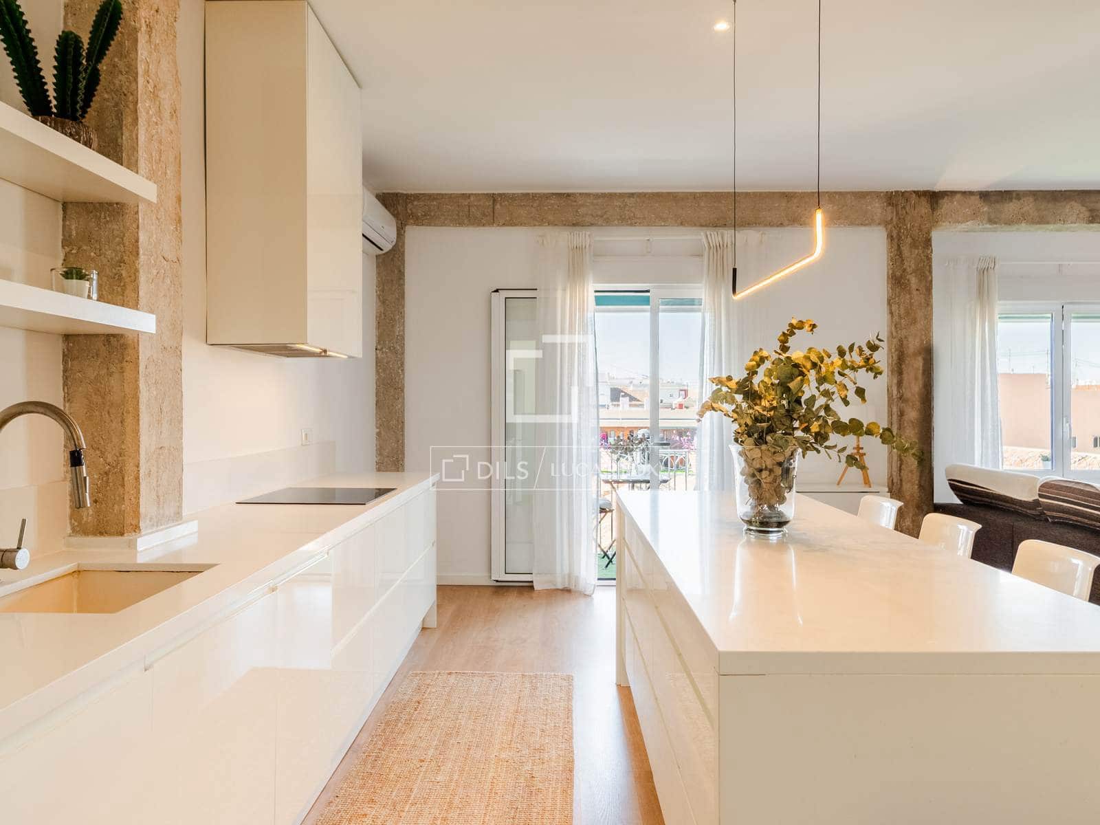 2 bedroom Apartment for rent in Valencia city - € 2,000 (Ref: 10163325)