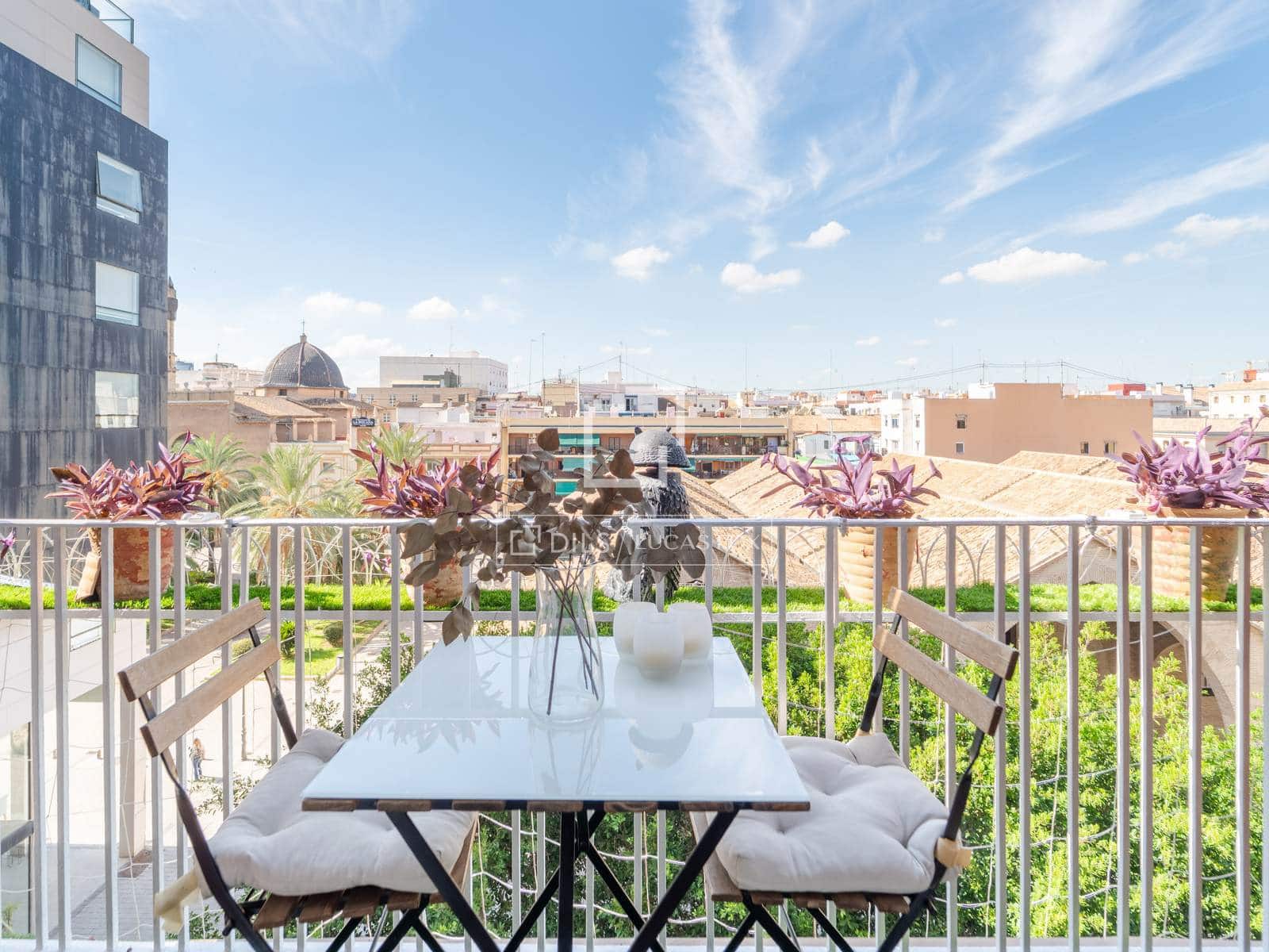 2 bedroom Apartment for rent in Valencia city - € 2,000 (Ref: 10163325)