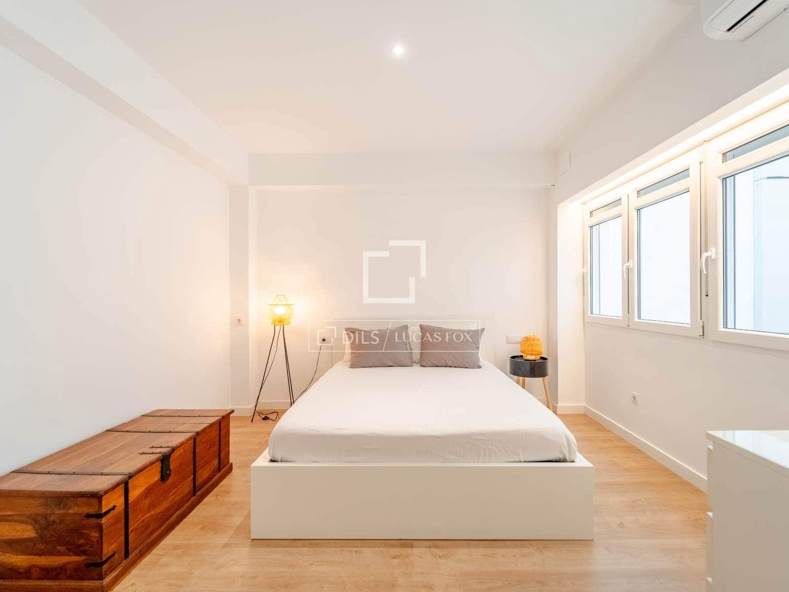 2 bedroom Apartment for rent in Valencia city - € 2,000 (Ref: 10163325)