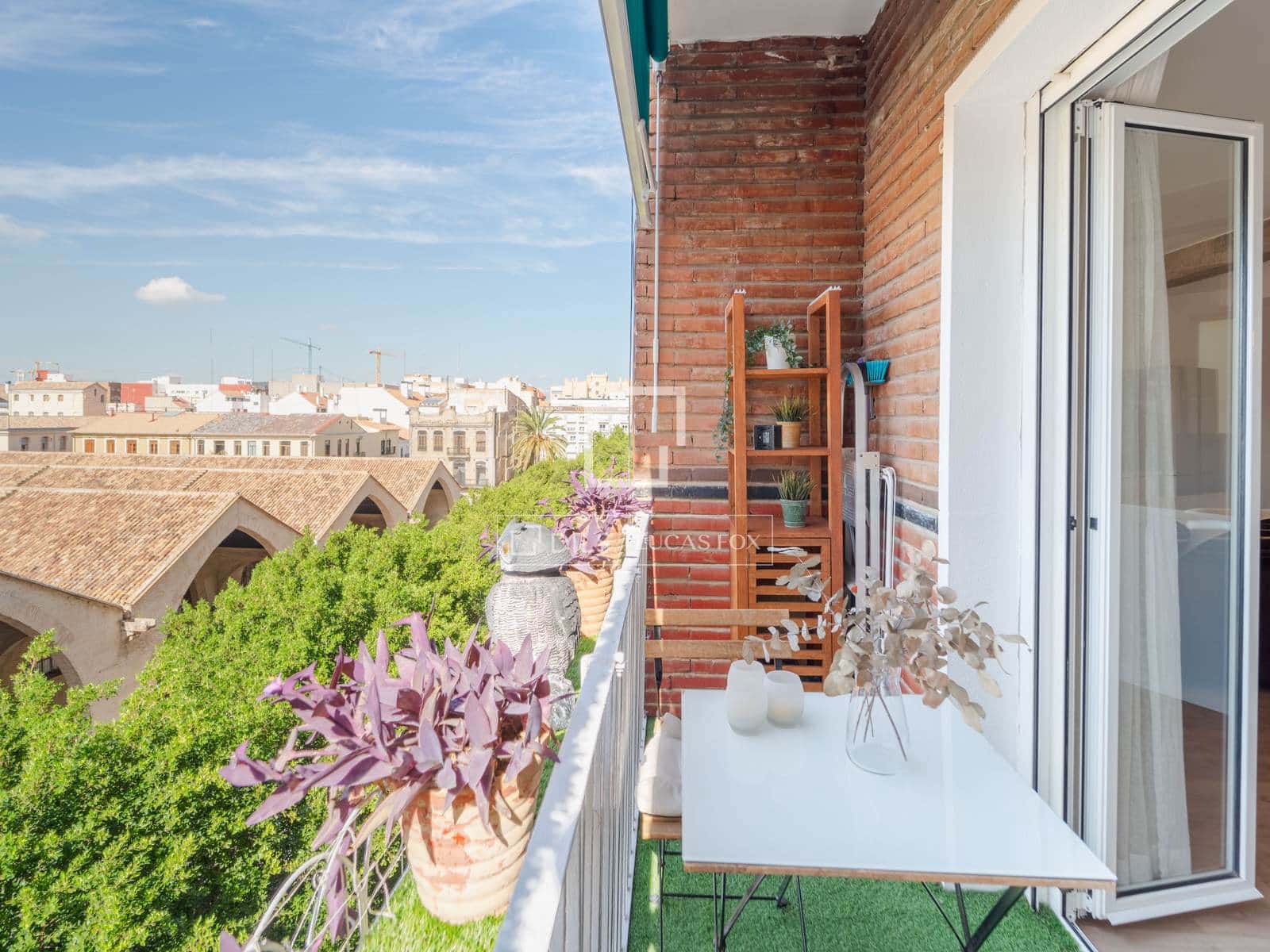 2 bedroom Apartment for rent in Valencia city - € 2,000 (Ref: 10163325)