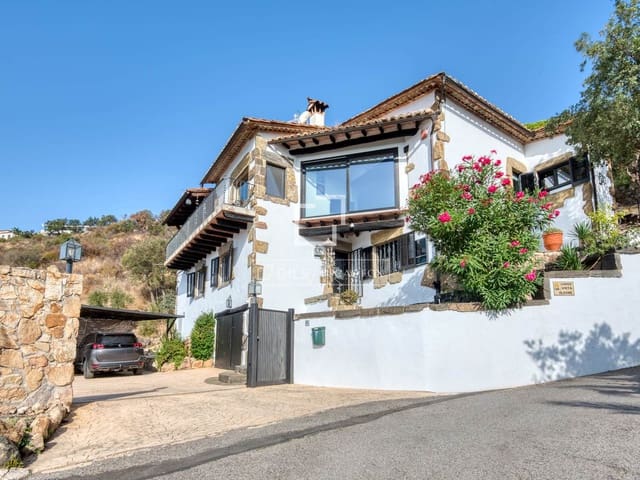 5 soverom Villa til salgs i Platja d'Aro, Castell-Platja d'Aro med svømmebasseng garasje - € 2 350 000 (Ref: 10163804)
