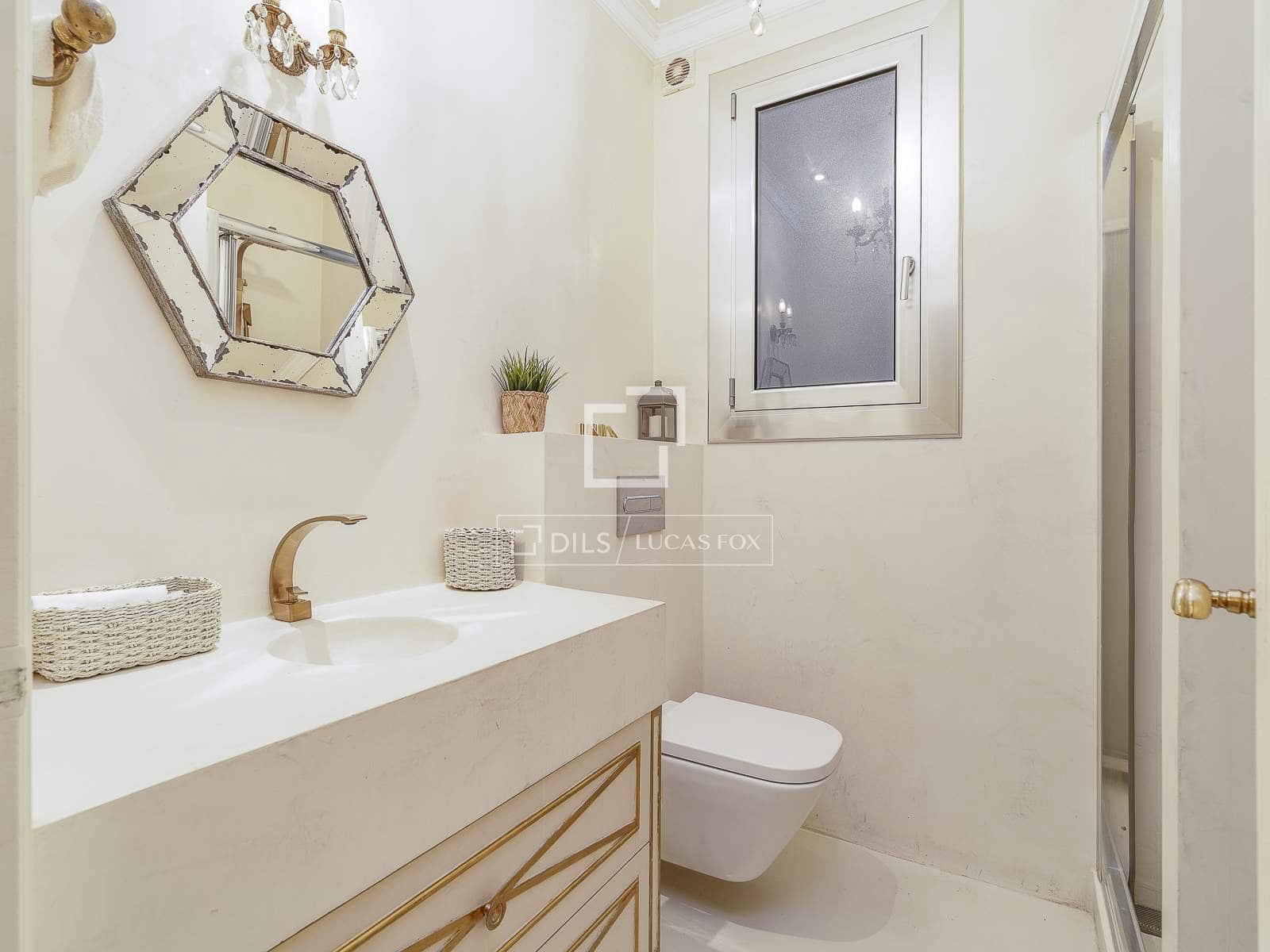 4 soveværelse Lejlighed til salg i Barcelona by - € 990.000 (Ref: 10165348)